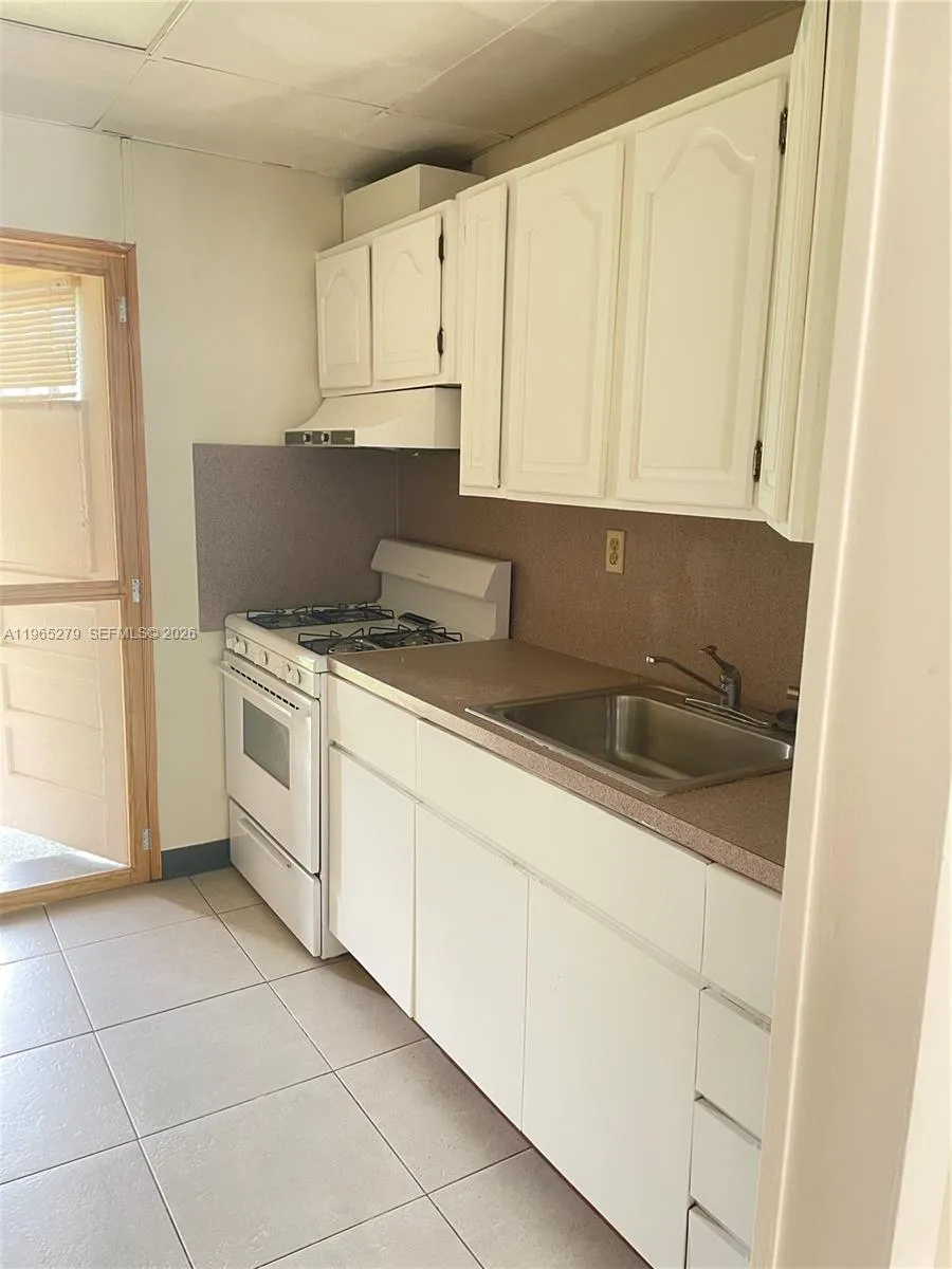 1913 Harding St, Hollywood, Florida 33020, Hollywood, Florida 33020, ,Residential Income,For Sale,1913 Harding St, Hollywood, Florida 33020,A11965279