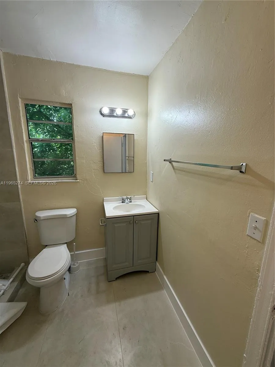8290 Nw 4th Ave 2, Miami, Florida 33150, Miami, Florida 33150, 1 Bedroom Bedrooms, ,1 BathroomBathrooms,Residential Lease,For Rent,8290 Nw 4th Ave 2, Miami, Florida 33150,A11965274