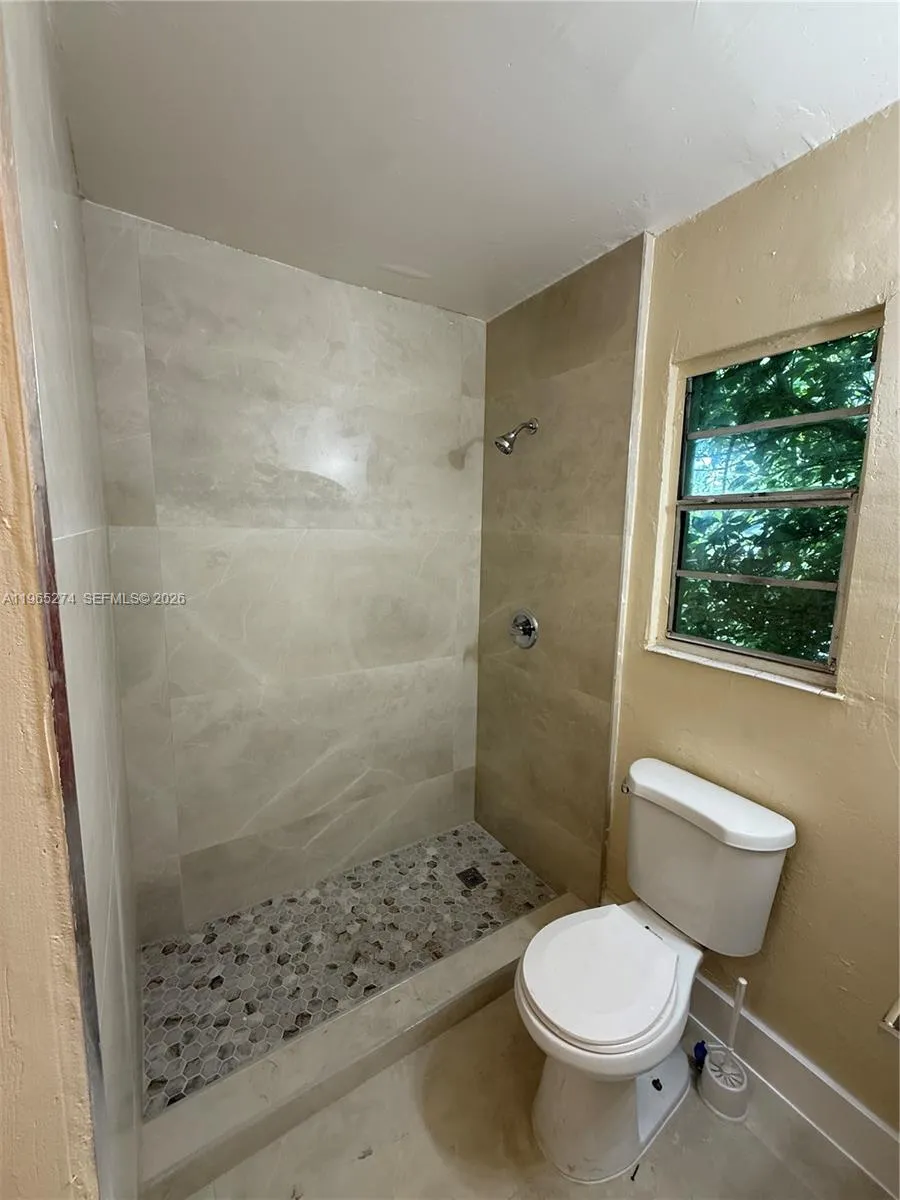 8290 Nw 4th Ave 2, Miami, Florida 33150, Miami, Florida 33150, 1 Bedroom Bedrooms, ,1 BathroomBathrooms,Residential Lease,For Rent,8290 Nw 4th Ave 2, Miami, Florida 33150,A11965274