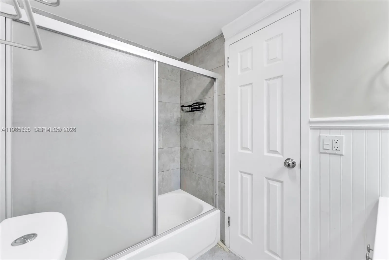 30 E 39th St 214, Hialeah, Florida 33013, Hialeah, Florida 33013, 2 Bedrooms Bedrooms, ,2 BathroomsBathrooms,Residential,For Sale,30 E 39th St 214, Hialeah, Florida 33013,A11965335