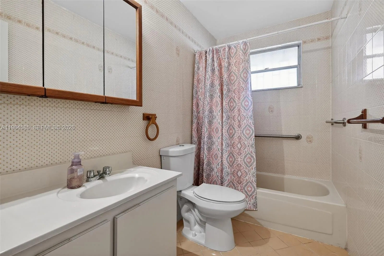 1010 W 33rd Pl, Hialeah, Florida 33012, Hialeah, Florida 33012, 4 Bedrooms Bedrooms, ,2 BathroomsBathrooms,Residential,For Sale,1010 W 33rd Pl, Hialeah, Florida 33012,A11964585