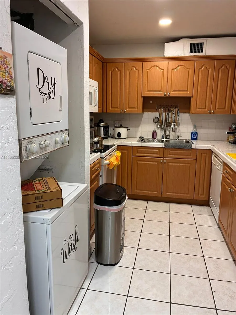 1900 W 68th St G103, Hialeah, Florida 33014, Hialeah, Florida 33014, 3 Bedrooms Bedrooms, ,2 BathroomsBathrooms,Residential,For Sale,1900 W 68th St G103, Hialeah, Florida 33014,A11965339