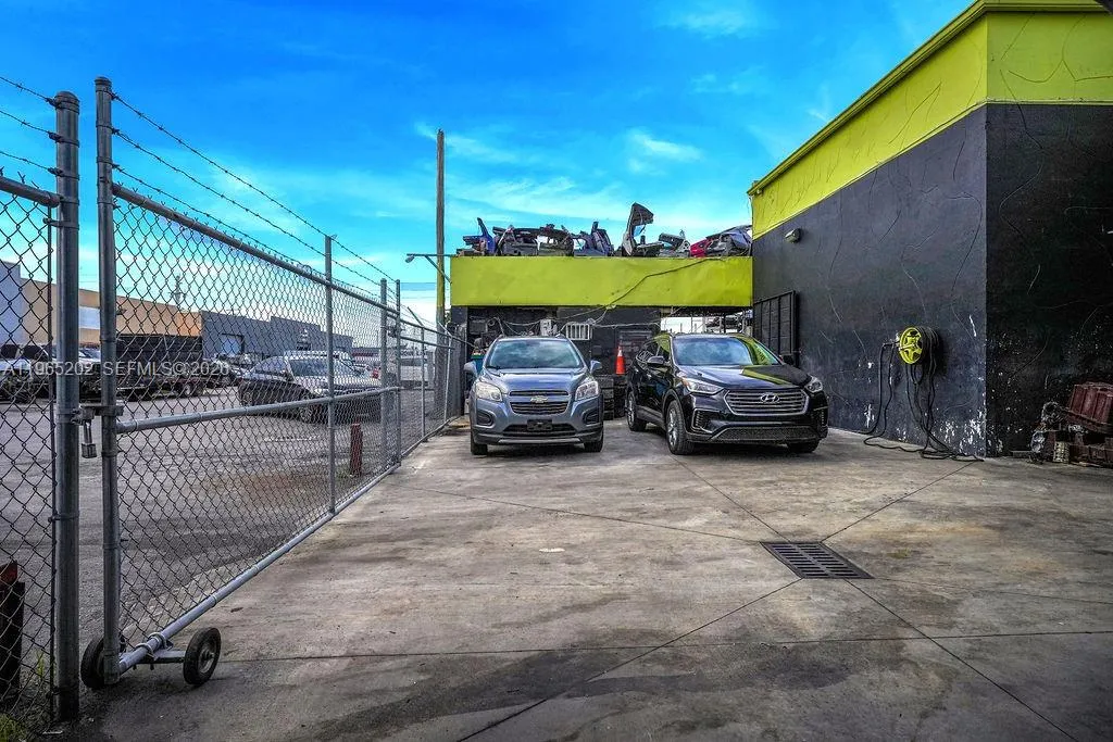 Hialeah, Florida 33013, ,Business Opportunity,For Sale,A11965202