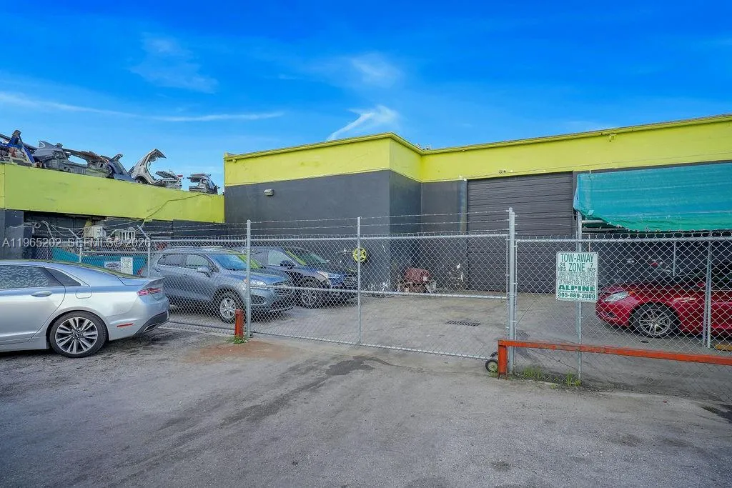 Hialeah, Florida 33013, ,Business Opportunity,For Sale,A11965202