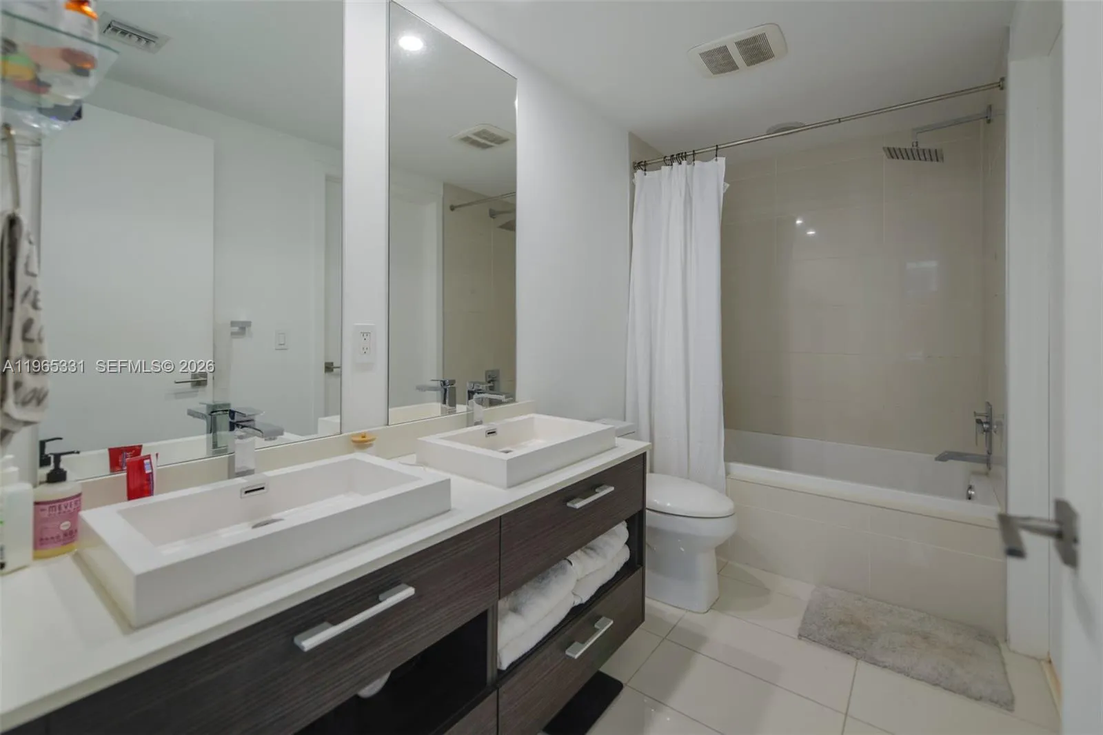 45 Sw 9th St 1107, Miami, Florida 33130, Miami, Florida 33130, 1 Bedroom Bedrooms, ,1 BathroomBathrooms,Residential Lease,For Rent,45 Sw 9th St 1107, Miami, Florida 33130,A11965331