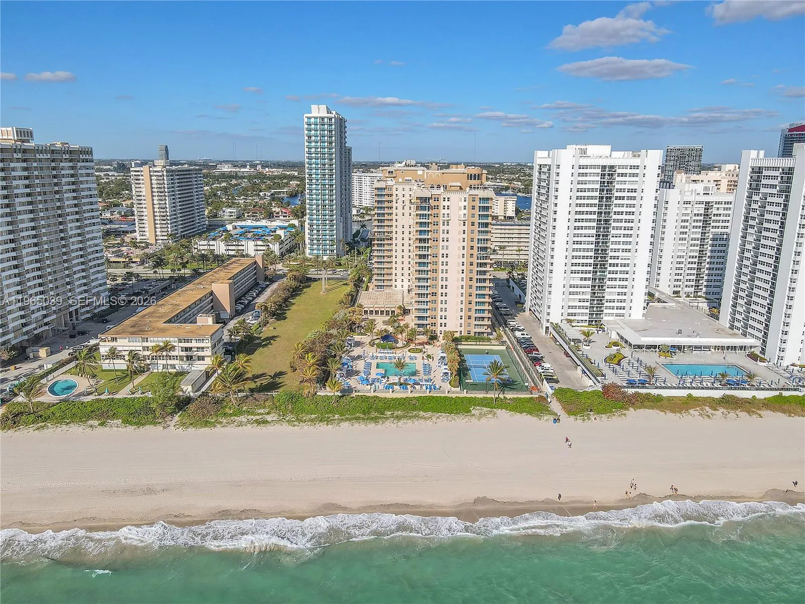 1920 S Ocean Dr (avail. 5/1-12/1) 8b, Hallandale B, Hallandale Beach, Florida 33009, 4 Bedrooms Bedrooms, ,2 BathroomsBathrooms,Residential Lease,For Rent,1920 S Ocean Dr (avail. 5/1-12/1) 8b, Hallandale B,A11965039