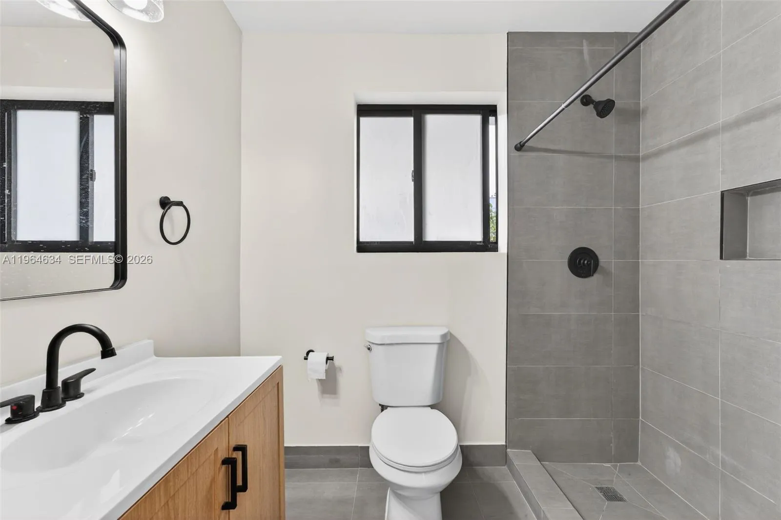 555 Nw 94th St Front, Miami, Florida 33150, Miami, Florida 33150, 2 Bedrooms Bedrooms, ,1 BathroomBathrooms,Residential Lease,For Rent,555 Nw 94th St Front, Miami, Florida 33150,A11964634