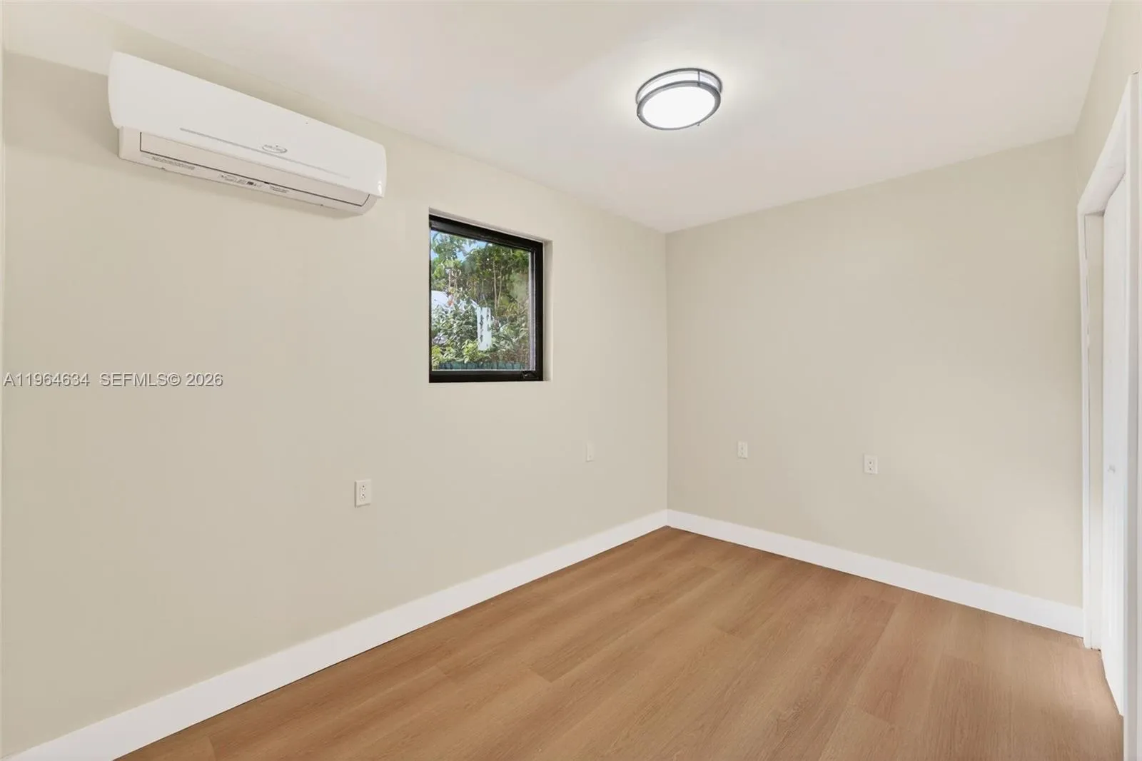 555 Nw 94th St Front, Miami, Florida 33150, Miami, Florida 33150, 2 Bedrooms Bedrooms, ,1 BathroomBathrooms,Residential Lease,For Rent,555 Nw 94th St Front, Miami, Florida 33150,A11964634
