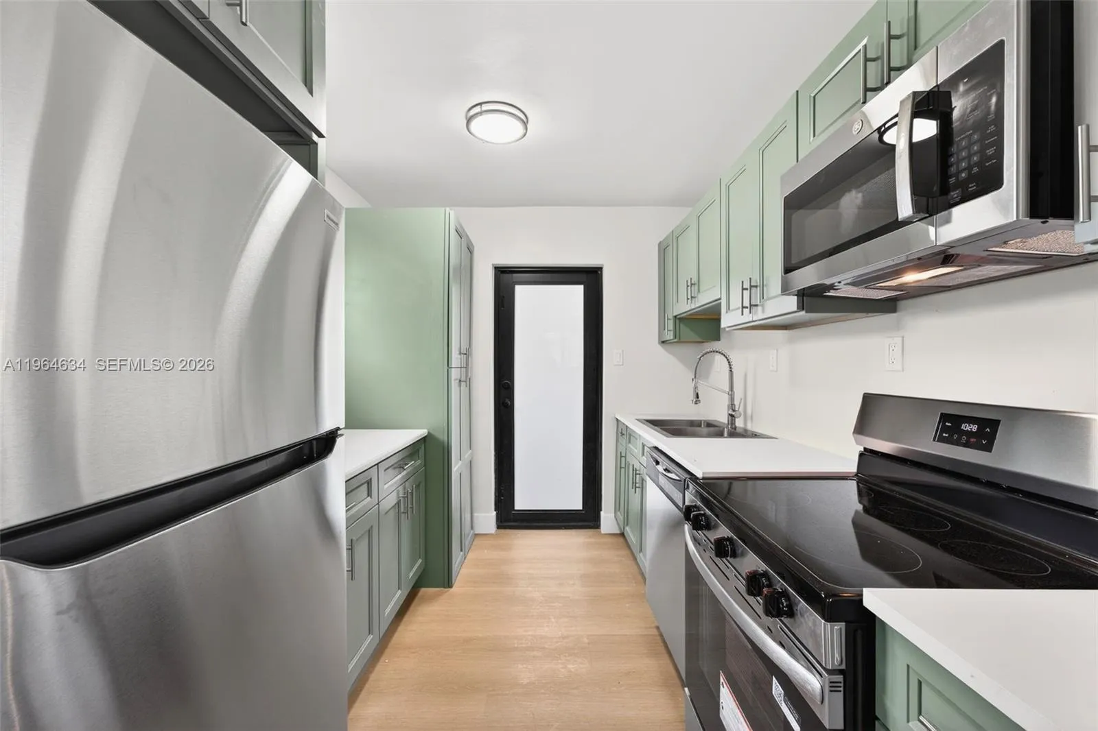 555 Nw 94th St Front, Miami, Florida 33150, Miami, Florida 33150, 2 Bedrooms Bedrooms, ,1 BathroomBathrooms,Residential Lease,For Rent,555 Nw 94th St Front, Miami, Florida 33150,A11964634