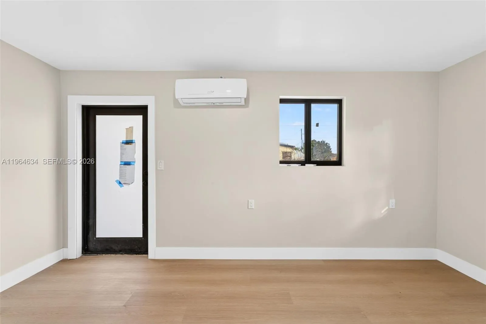 555 Nw 94th St Front, Miami, Florida 33150, Miami, Florida 33150, 2 Bedrooms Bedrooms, ,1 BathroomBathrooms,Residential Lease,For Rent,555 Nw 94th St Front, Miami, Florida 33150,A11964634