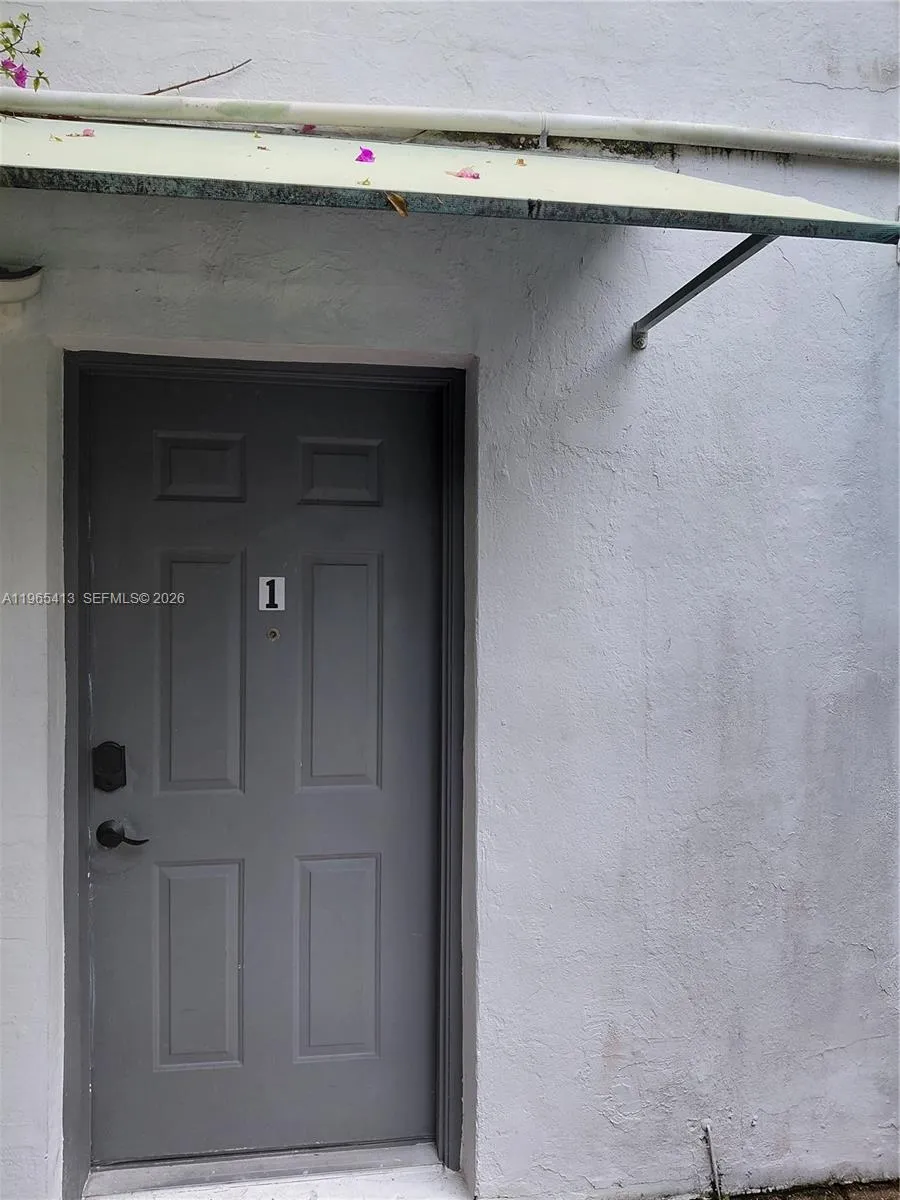 1050 Ne 82nd St 1, Miami, Florida 33138, Miami, Florida 33138, 1 Bedroom Bedrooms, ,1 BathroomBathrooms,Residential Lease,For Rent,1050 Ne 82nd St 1, Miami, Florida 33138,A11965413