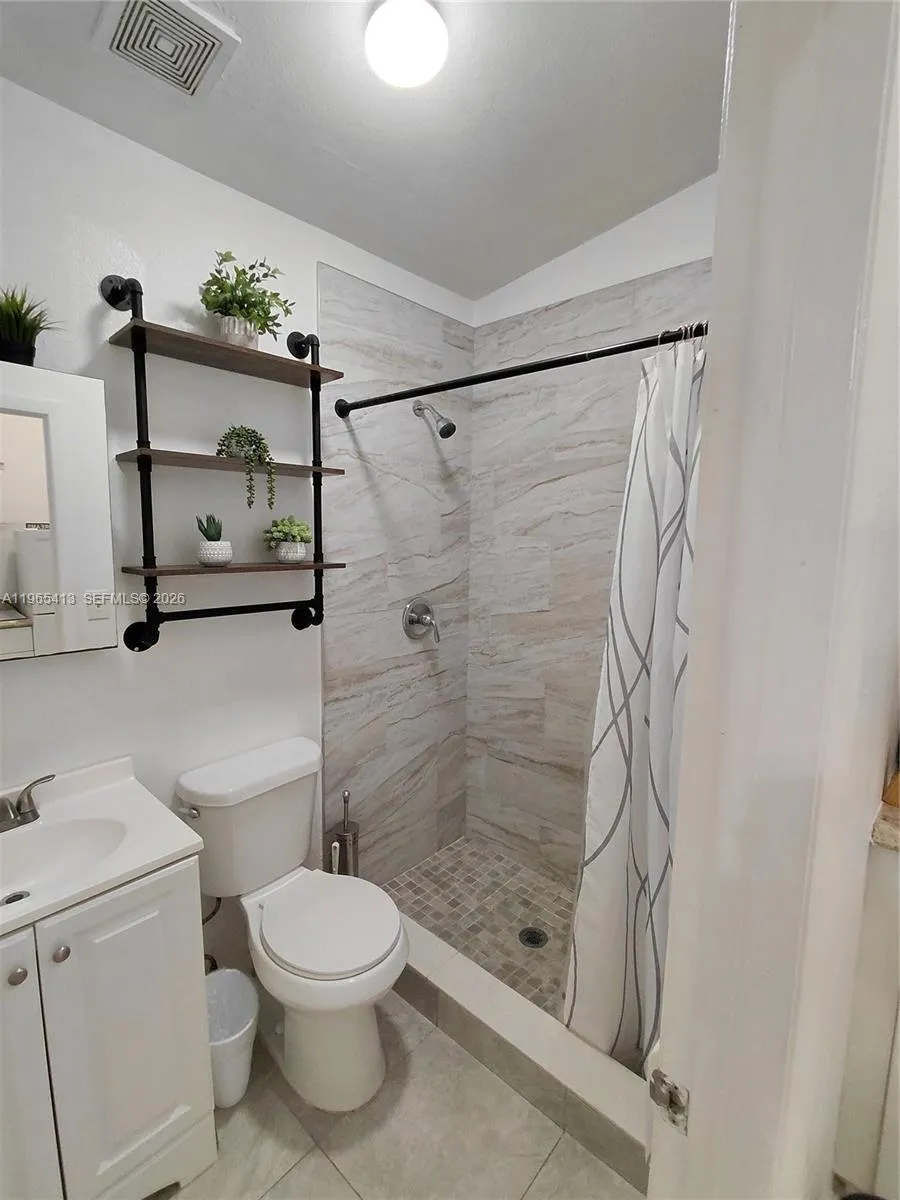 1050 Ne 82nd St 1, Miami, Florida 33138, Miami, Florida 33138, 1 Bedroom Bedrooms, ,1 BathroomBathrooms,Residential Lease,For Rent,1050 Ne 82nd St 1, Miami, Florida 33138,A11965413