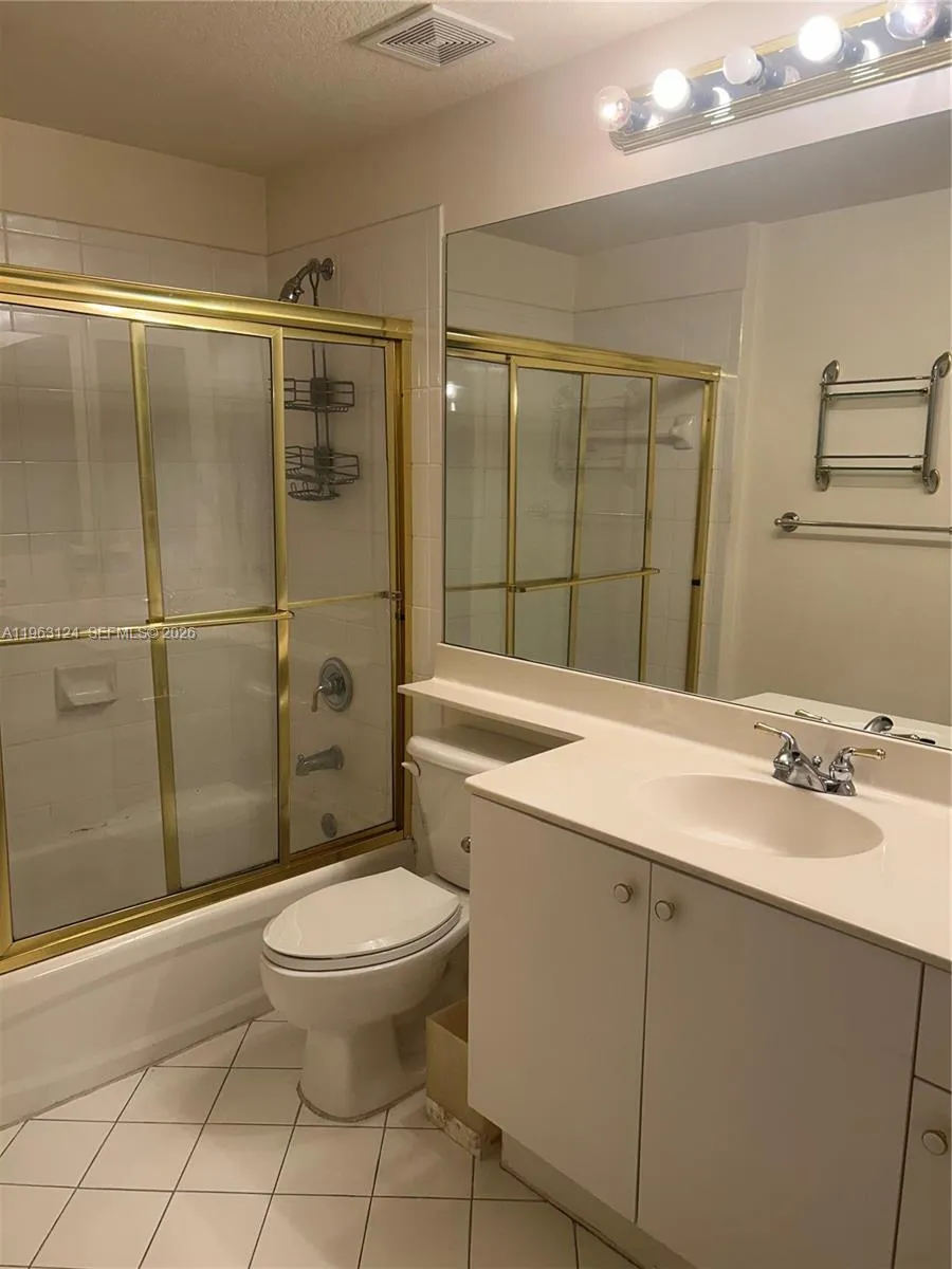10700 Nw 66th St 109, Doral, Florida 33178, Doral, Florida 33178, 3 Bedrooms Bedrooms, ,2 BathroomsBathrooms,Residential Lease,For Rent,10700 Nw 66th St 109, Doral, Florida 33178,A11963124