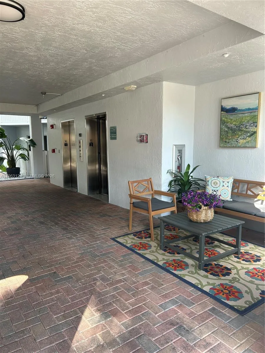 10700 Nw 66th St 109, Doral, Florida 33178, Doral, Florida 33178, 3 Bedrooms Bedrooms, ,2 BathroomsBathrooms,Residential Lease,For Rent,10700 Nw 66th St 109, Doral, Florida 33178,A11963124