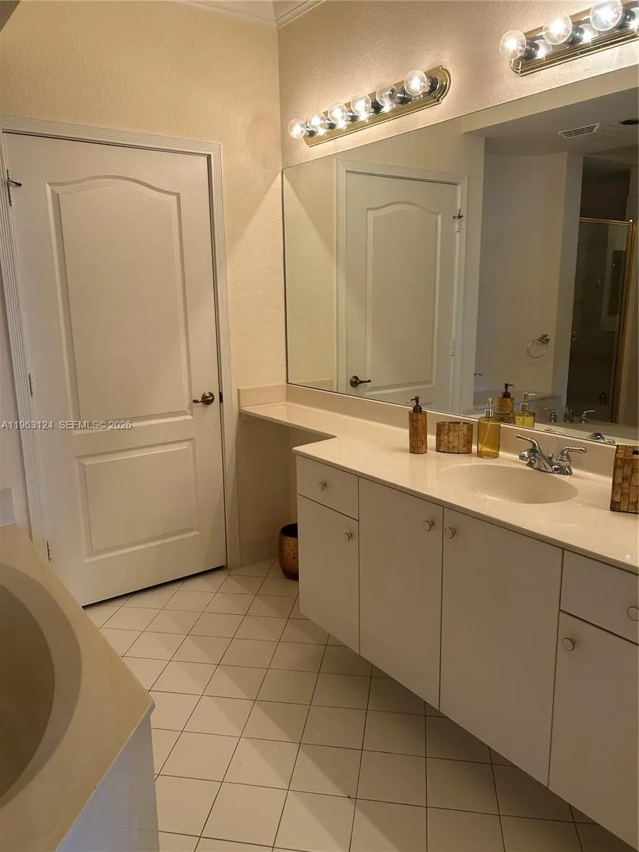 10700 Nw 66th St 109, Doral, Florida 33178, Doral, Florida 33178, 3 Bedrooms Bedrooms, ,2 BathroomsBathrooms,Residential Lease,For Rent,10700 Nw 66th St 109, Doral, Florida 33178,A11963124