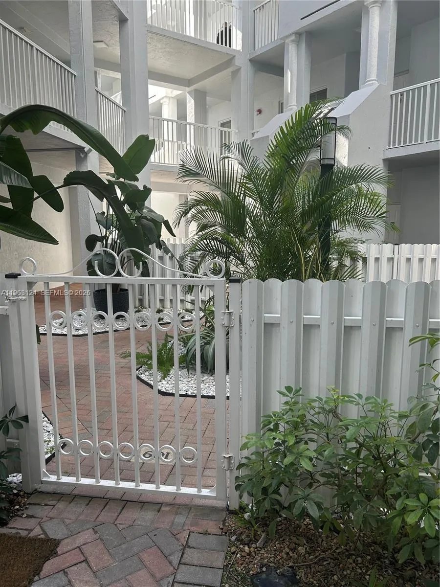 10700 Nw 66th St 109, Doral, Florida 33178, Doral, Florida 33178, 3 Bedrooms Bedrooms, ,2 BathroomsBathrooms,Residential Lease,For Rent,10700 Nw 66th St 109, Doral, Florida 33178,A11963124