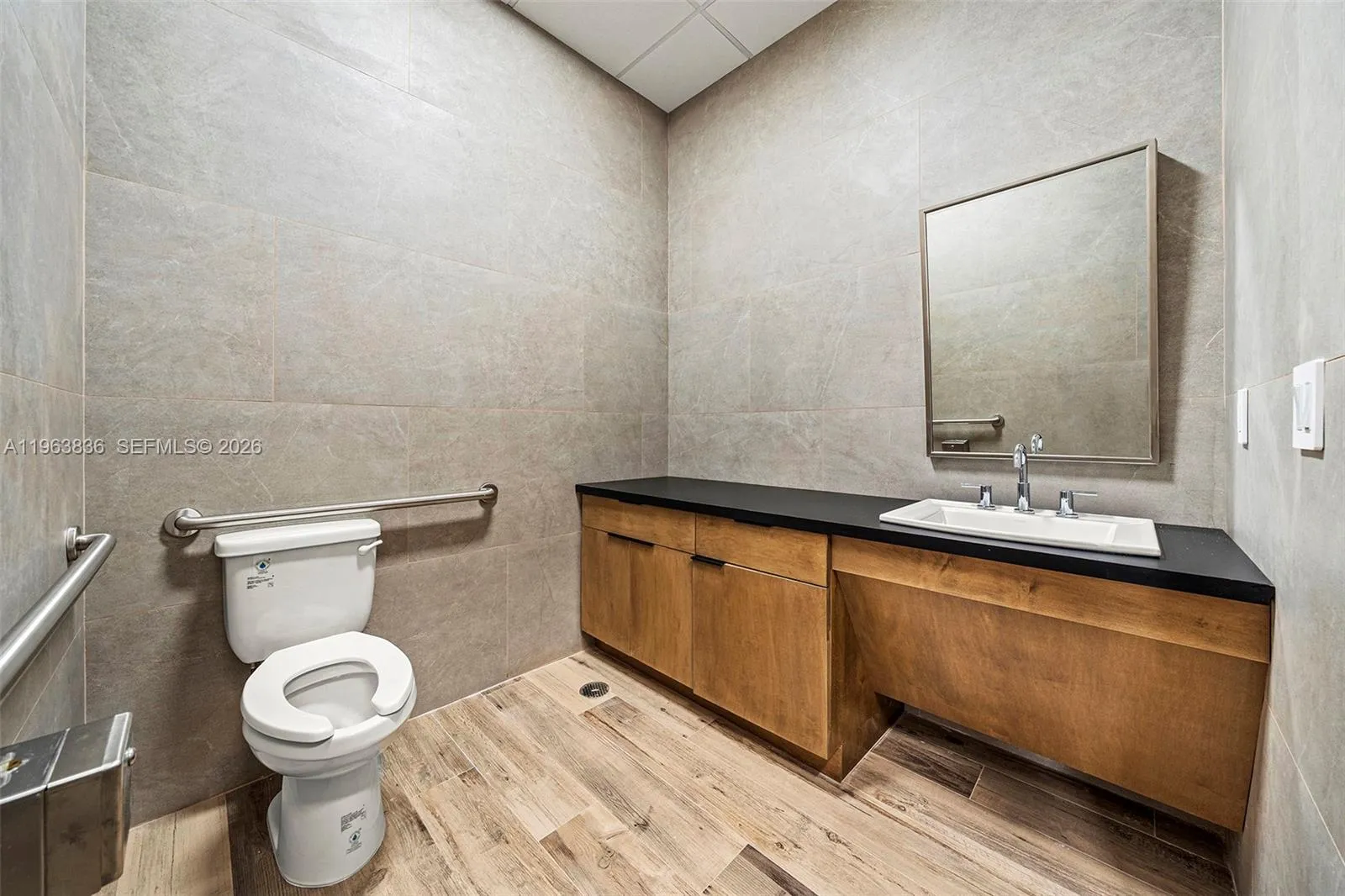 1930 N 30th Road Suite 9, Hollywood, Florida 33021, Hollywood, Florida 33021, ,Commercial Lease,For Rent,1930 N 30th Road Suite 9, Hollywood, Florida 33021,A11963836