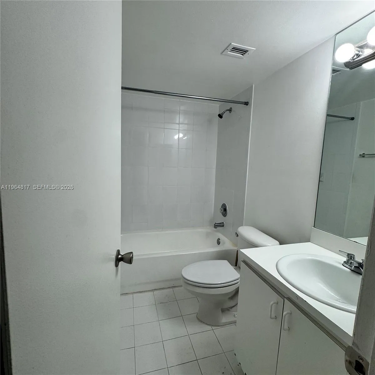 9320 Fontainebleau Blvd 211, Miami, Florida 33172, Miami, Florida 33172, 2 Bedrooms Bedrooms, ,2 BathroomsBathrooms,Residential Lease,For Rent,9320 Fontainebleau Blvd 211, Miami, Florida 33172,A11964817