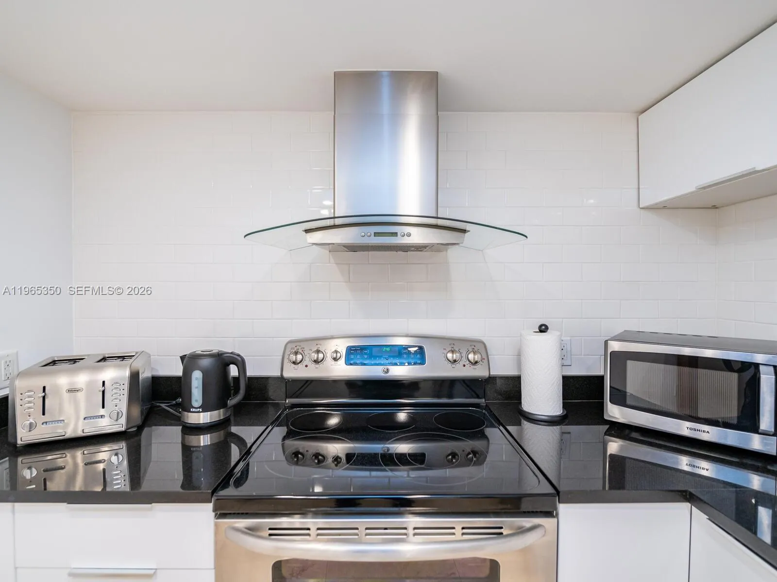 9 Island Ave 2211, Miami Beach, Florida 33139, Miami Beach, Florida 33139, 2 Bedrooms Bedrooms, ,2 BathroomsBathrooms,Residential Lease,For Rent,9 Island Ave 2211, Miami Beach, Florida 33139,A11965350