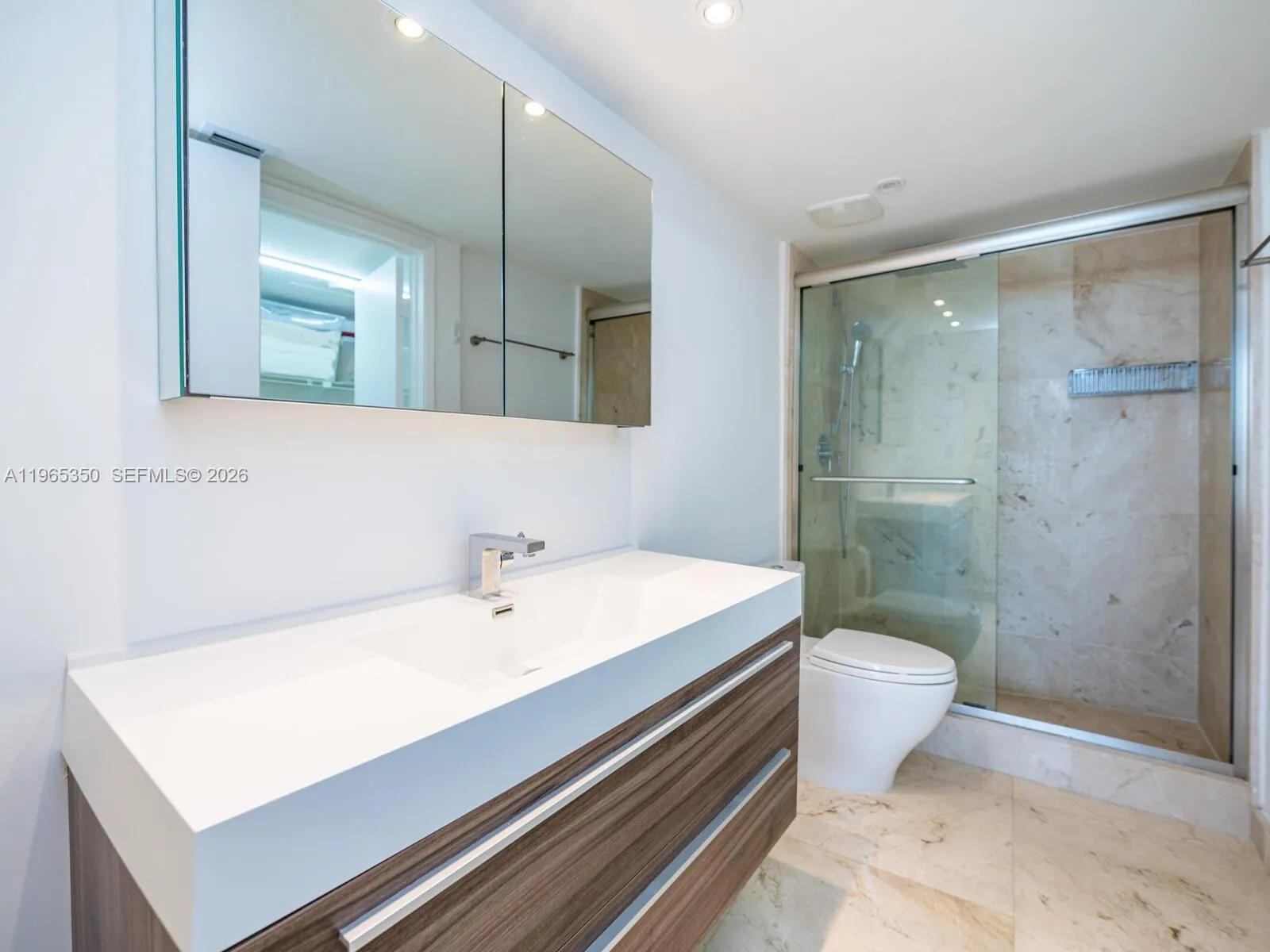 9 Island Ave 2211, Miami Beach, Florida 33139, Miami Beach, Florida 33139, 2 Bedrooms Bedrooms, ,2 BathroomsBathrooms,Residential Lease,For Rent,9 Island Ave 2211, Miami Beach, Florida 33139,A11965350