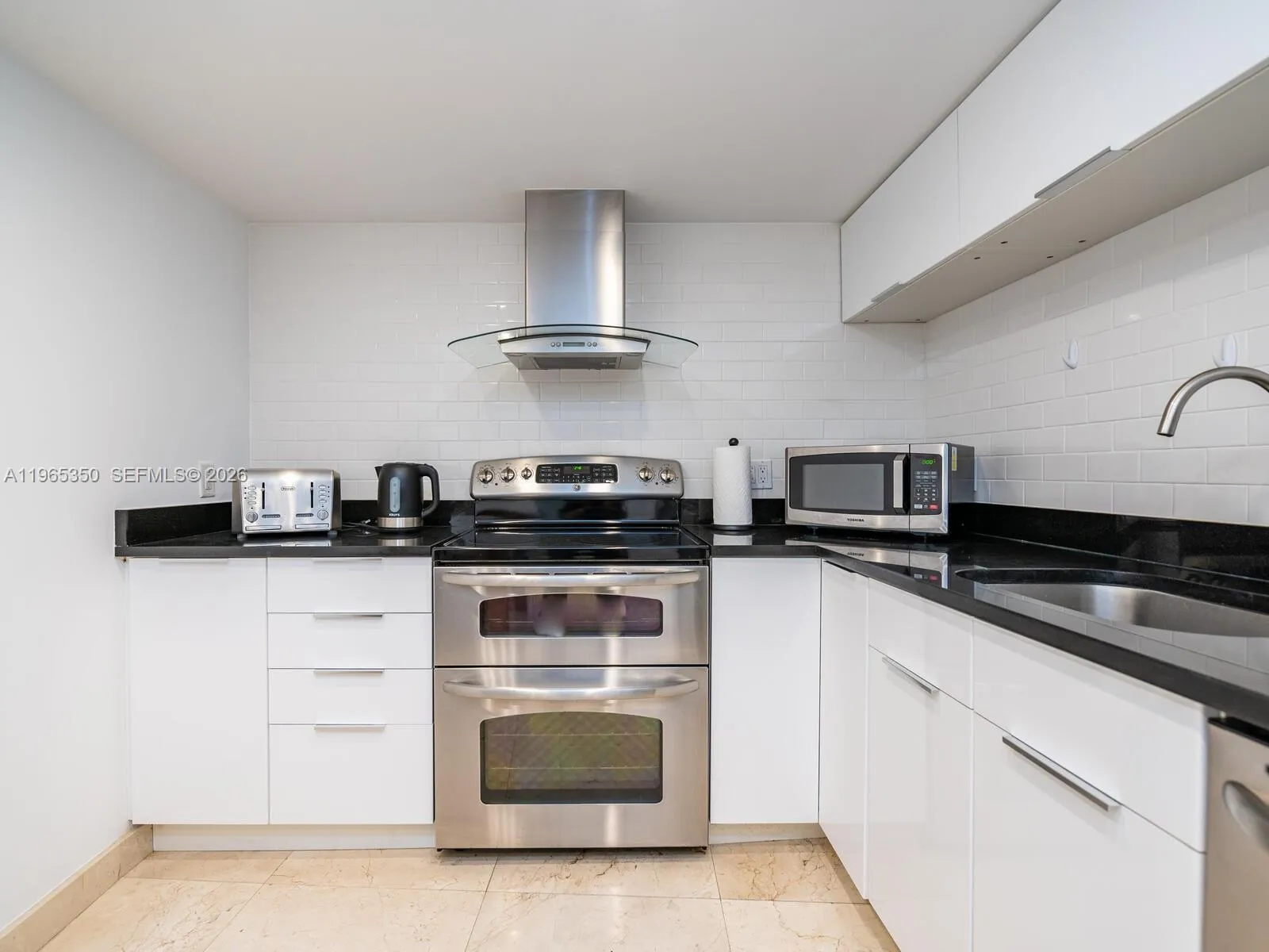 9 Island Ave 2211, Miami Beach, Florida 33139, Miami Beach, Florida 33139, 2 Bedrooms Bedrooms, ,2 BathroomsBathrooms,Residential Lease,For Rent,9 Island Ave 2211, Miami Beach, Florida 33139,A11965350