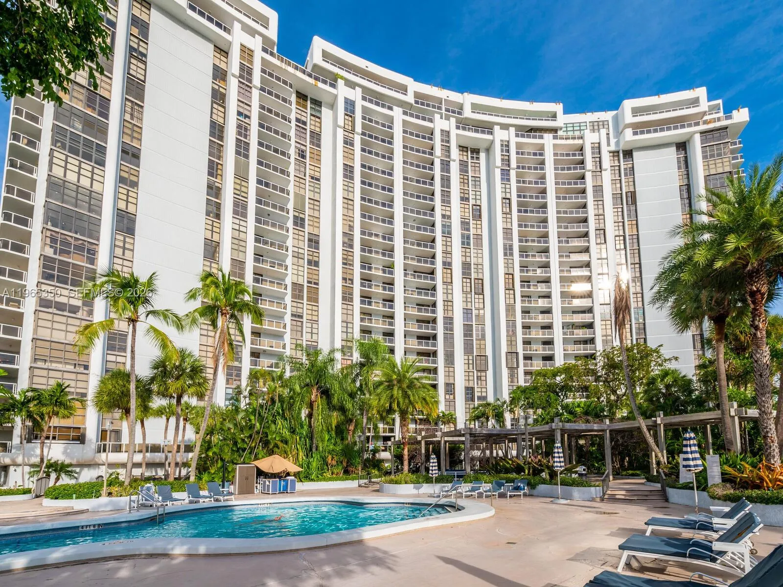 9 Island Ave 2211, Miami Beach, Florida 33139, Miami Beach, Florida 33139, 2 Bedrooms Bedrooms, ,2 BathroomsBathrooms,Residential Lease,For Rent,9 Island Ave 2211, Miami Beach, Florida 33139,A11965350