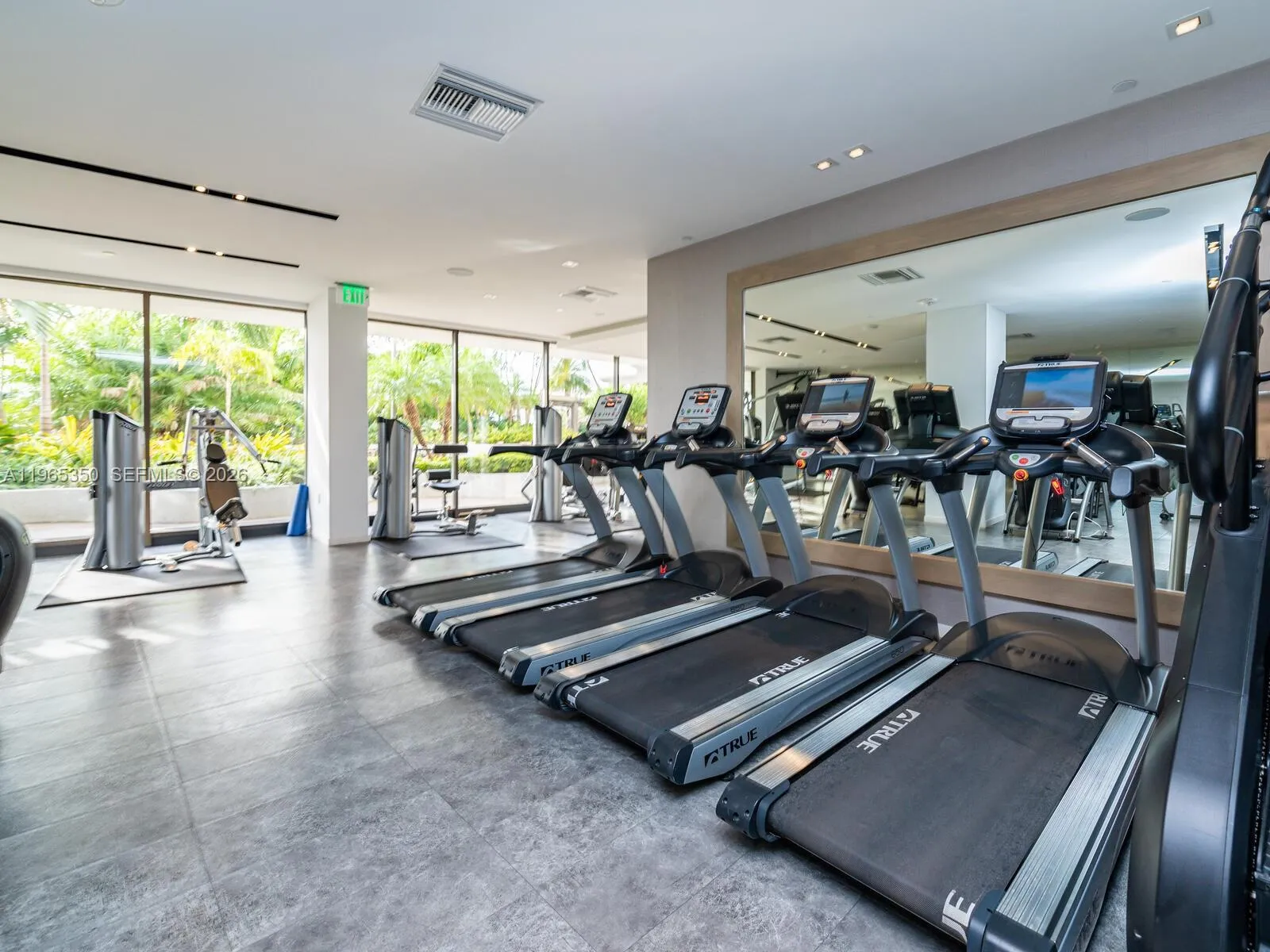 9 Island Ave 2211, Miami Beach, Florida 33139, Miami Beach, Florida 33139, 2 Bedrooms Bedrooms, ,2 BathroomsBathrooms,Residential Lease,For Rent,9 Island Ave 2211, Miami Beach, Florida 33139,A11965350