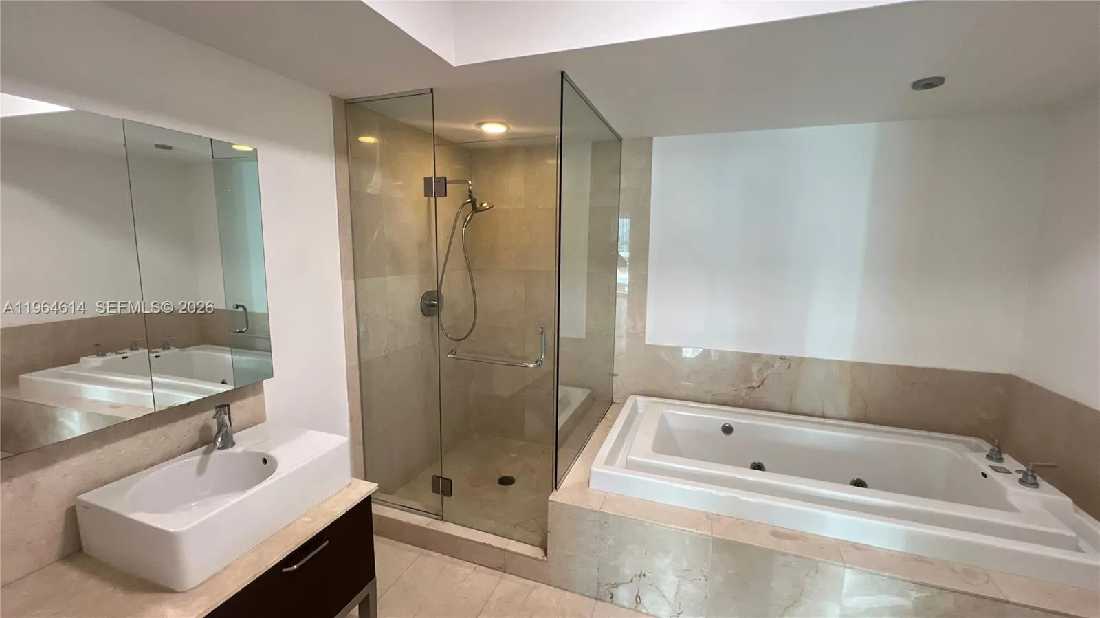 218 Se 14th St 1504, Miami, Florida 33131, Miami, Florida 33131, 1 Bedroom Bedrooms, ,1 BathroomBathrooms,Residential,For Sale,218 Se 14th St 1504, Miami, Florida 33131,A11964614