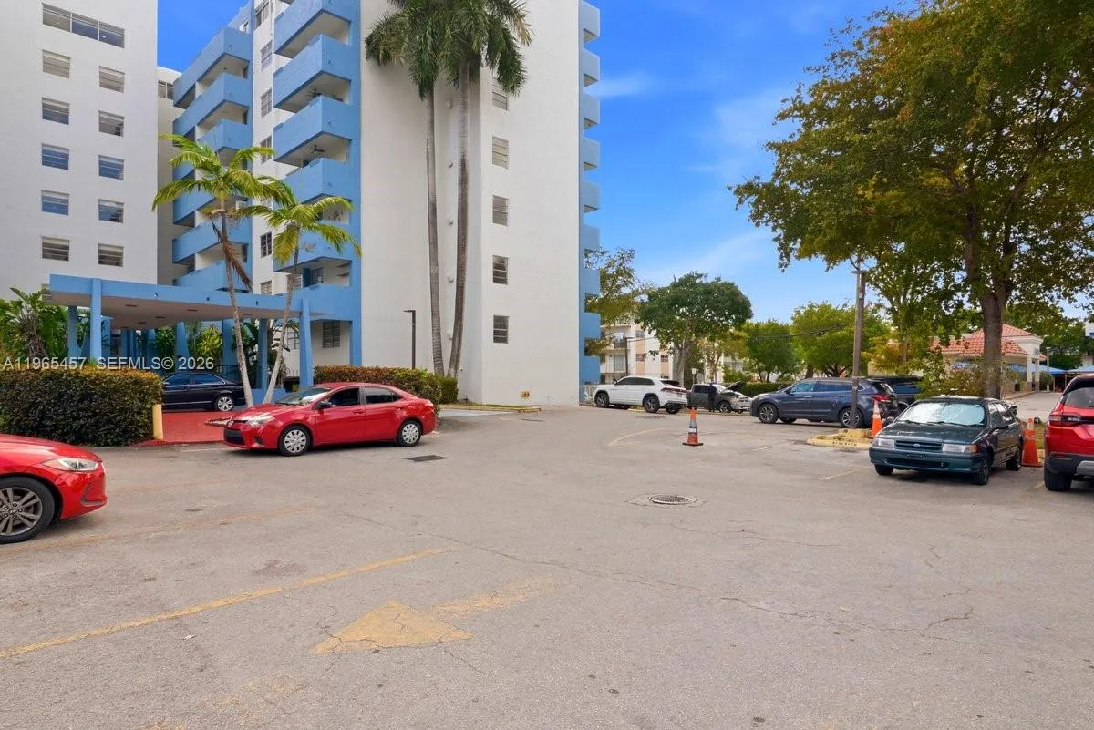 5050 Nw 7th St 806, Miami, Florida 33126, Miami, Florida 33126, 2 Bedrooms Bedrooms, ,2 BathroomsBathrooms,Residential,For Sale,5050 Nw 7th St 806, Miami, Florida 33126,A11965457