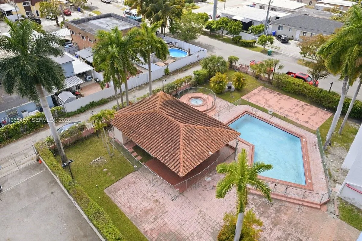 5050 Nw 7th St 806, Miami, Florida 33126, Miami, Florida 33126, 2 Bedrooms Bedrooms, ,2 BathroomsBathrooms,Residential,For Sale,5050 Nw 7th St 806, Miami, Florida 33126,A11965457