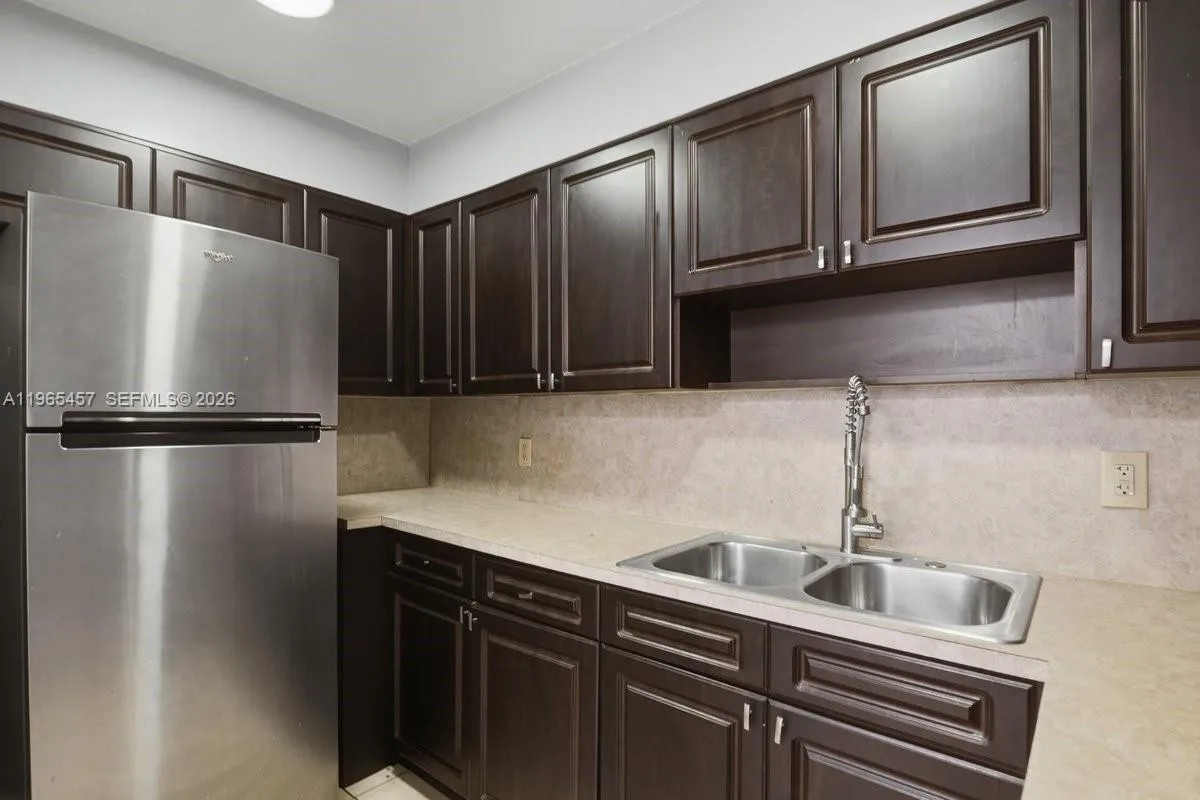 5050 Nw 7th St 806, Miami, Florida 33126, Miami, Florida 33126, 2 Bedrooms Bedrooms, ,2 BathroomsBathrooms,Residential,For Sale,5050 Nw 7th St 806, Miami, Florida 33126,A11965457