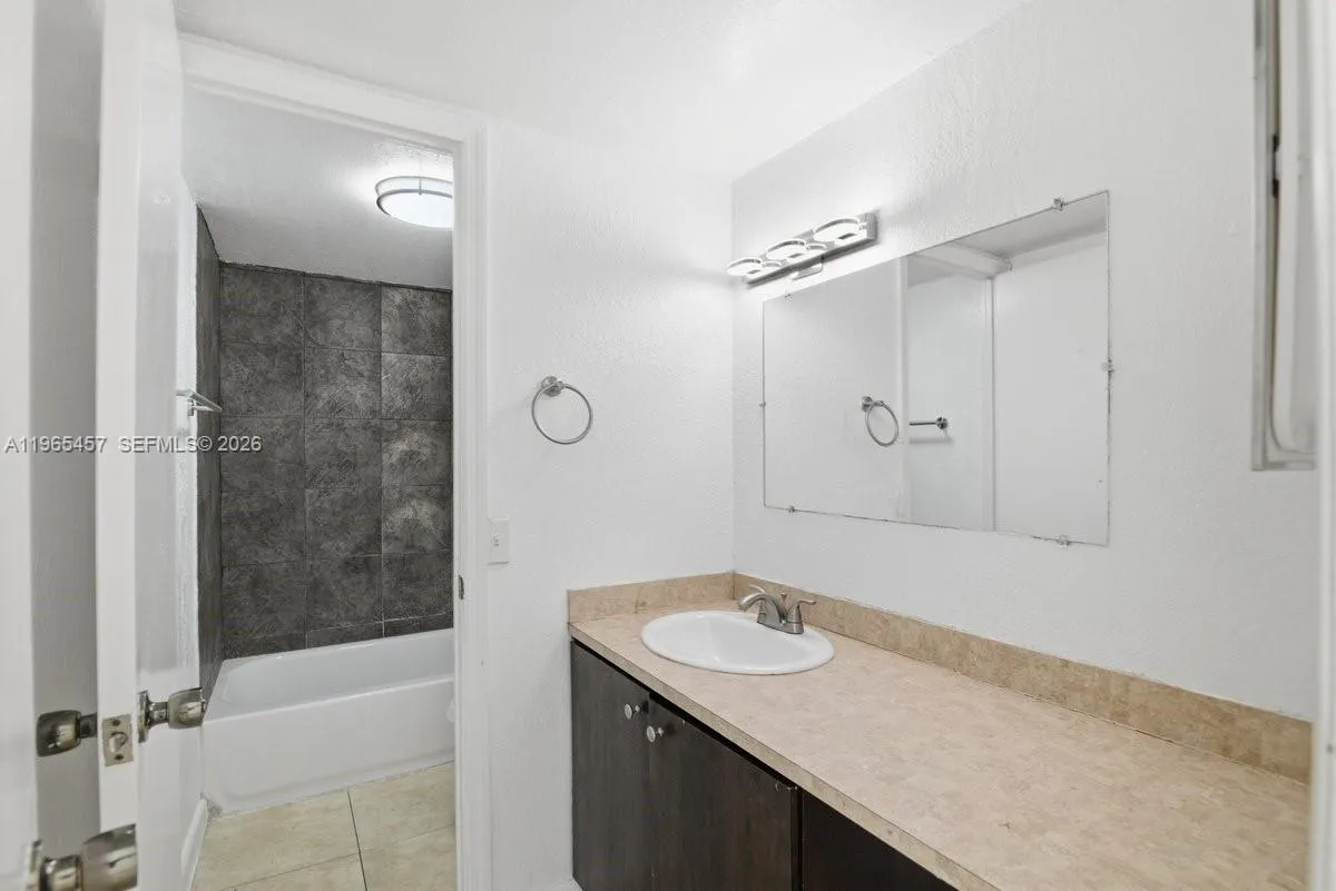 5050 Nw 7th St 806, Miami, Florida 33126, Miami, Florida 33126, 2 Bedrooms Bedrooms, ,2 BathroomsBathrooms,Residential,For Sale,5050 Nw 7th St 806, Miami, Florida 33126,A11965457