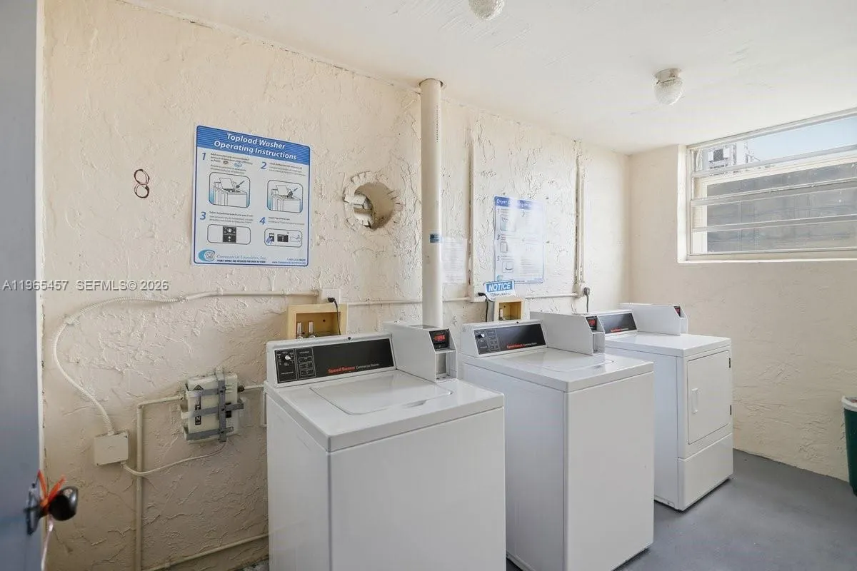 5050 Nw 7th St 806, Miami, Florida 33126, Miami, Florida 33126, 2 Bedrooms Bedrooms, ,2 BathroomsBathrooms,Residential,For Sale,5050 Nw 7th St 806, Miami, Florida 33126,A11965457