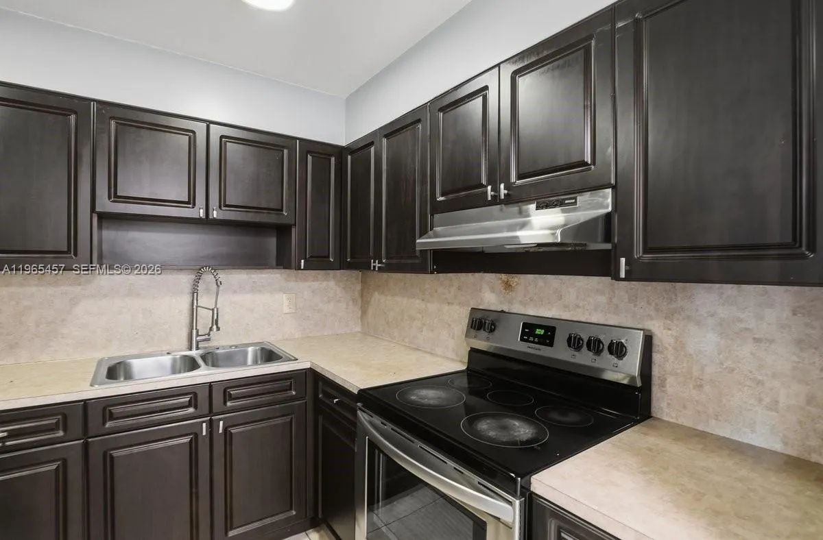 5050 Nw 7th St 806, Miami, Florida 33126, Miami, Florida 33126, 2 Bedrooms Bedrooms, ,2 BathroomsBathrooms,Residential,For Sale,5050 Nw 7th St 806, Miami, Florida 33126,A11965457