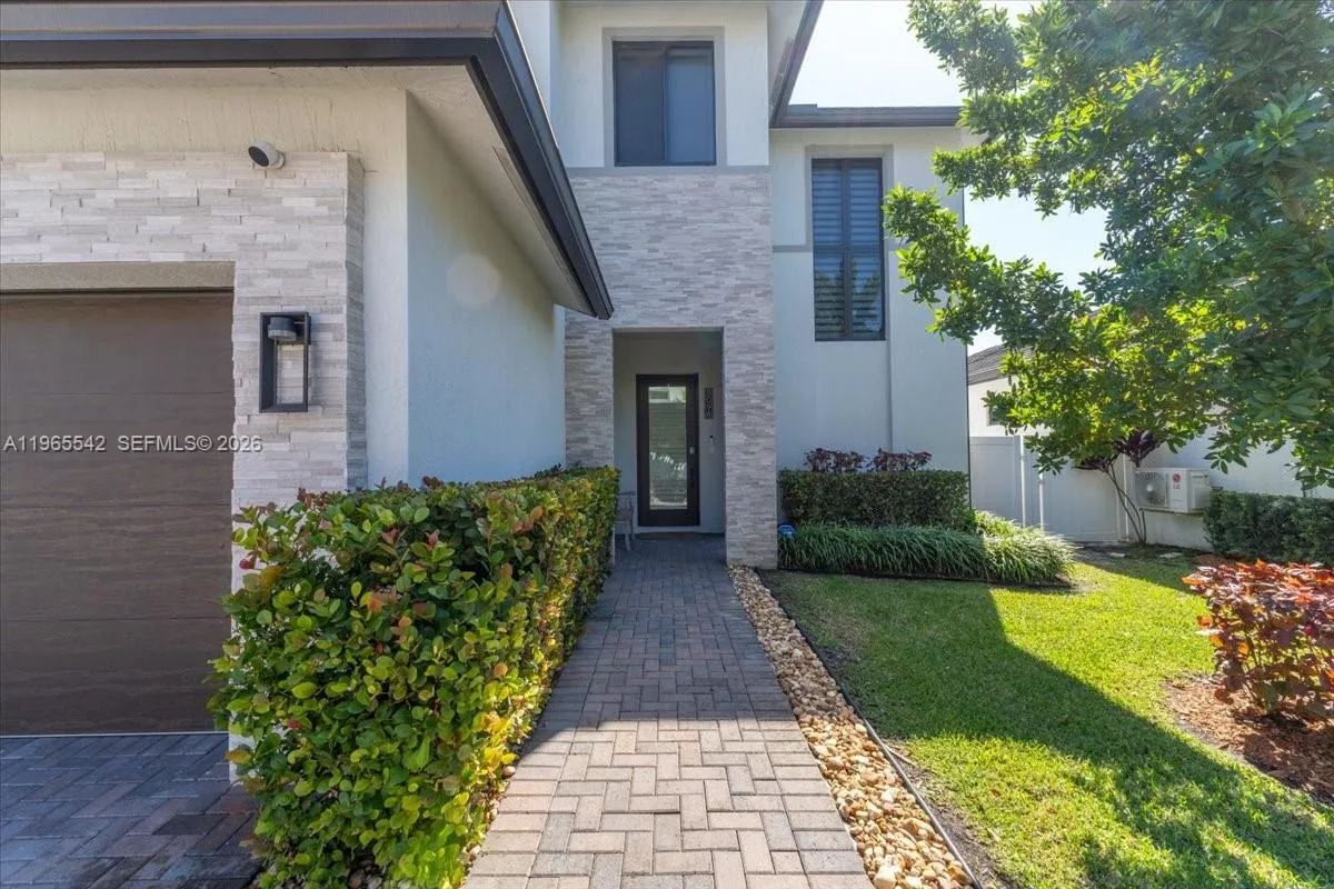 8096 Nw 48th Ter, Doral, Florida 33166, Doral, Florida 33166, 4 Bedrooms Bedrooms, ,3 BathroomsBathrooms,Residential,For Sale,8096 Nw 48th Ter, Doral, Florida 33166,A11965542