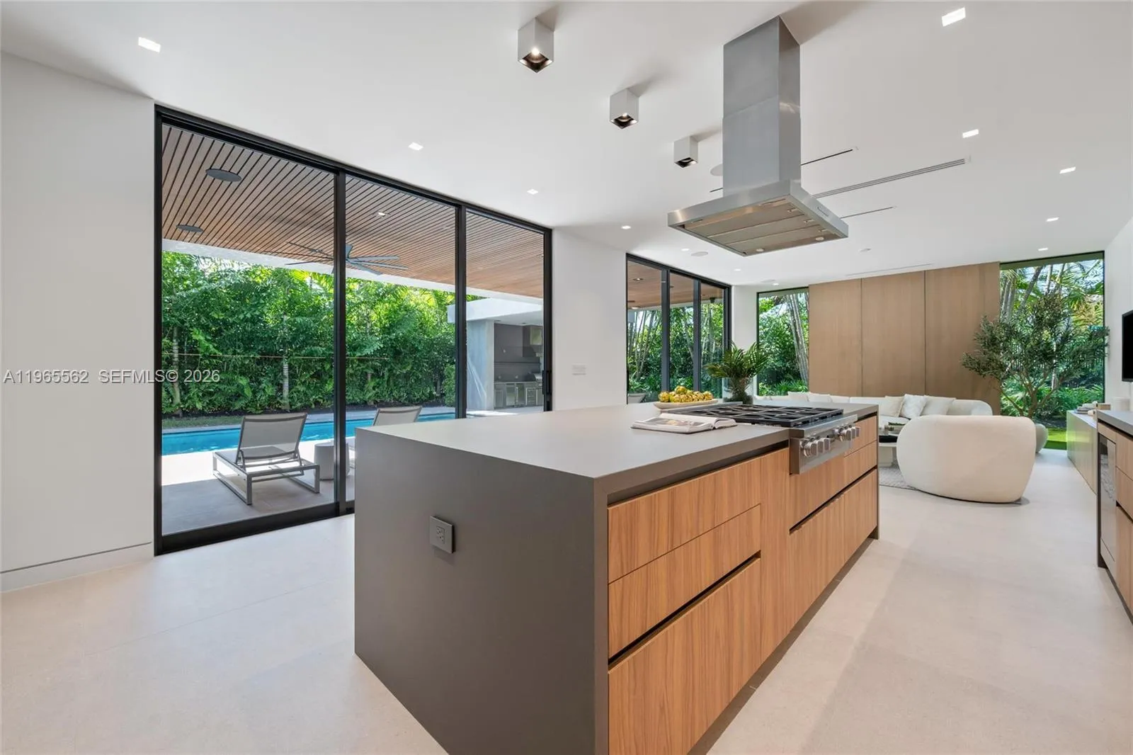 215 S Shore Dr, Miami, Florida 33133, Miami, Florida 33133, 6 Bedrooms Bedrooms, ,6 BathroomsBathrooms,Residential,For Sale,215 S Shore Dr, Miami, Florida 33133,A11965562