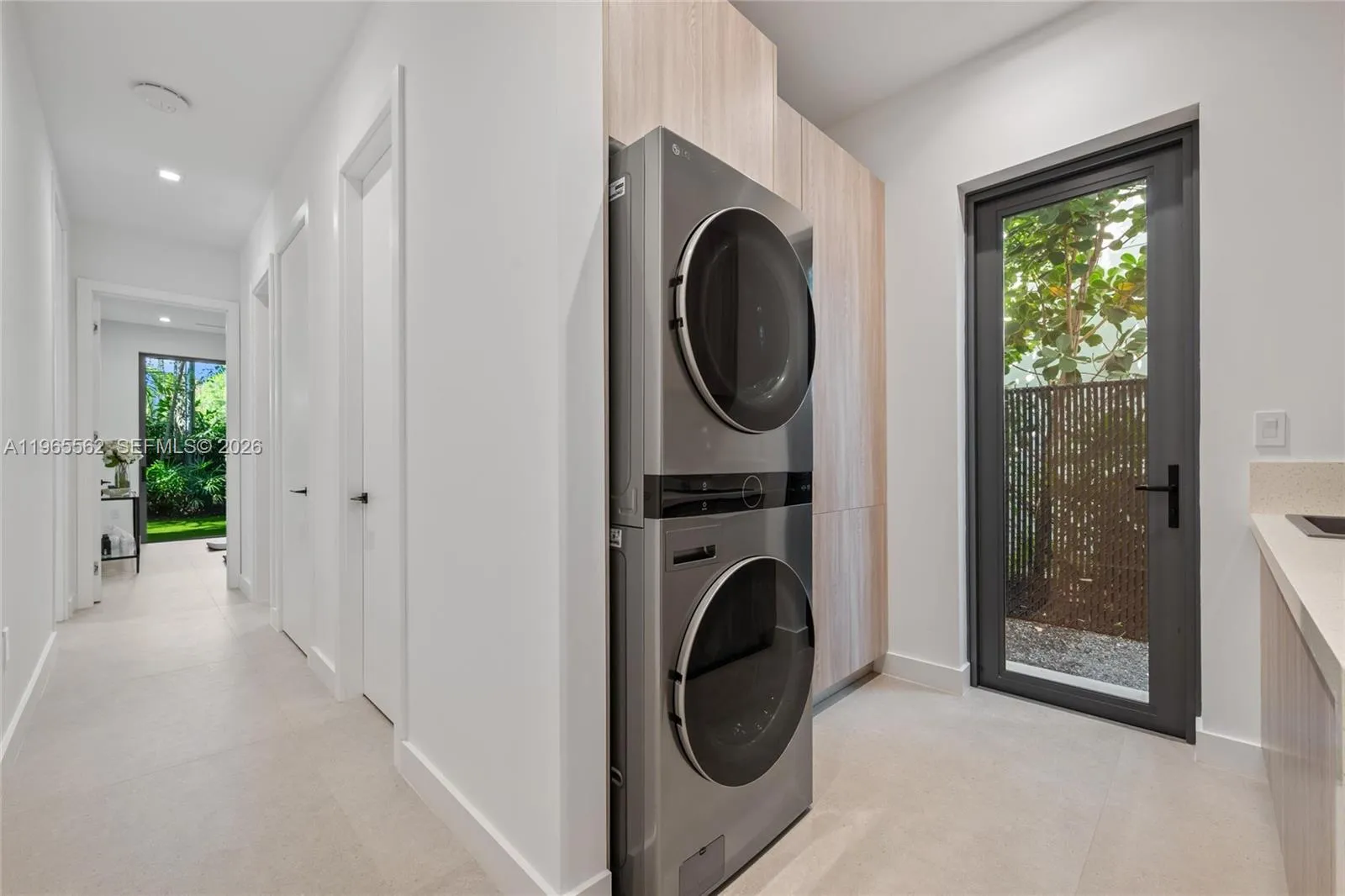 215 S Shore Dr, Miami, Florida 33133, Miami, Florida 33133, 6 Bedrooms Bedrooms, ,6 BathroomsBathrooms,Residential,For Sale,215 S Shore Dr, Miami, Florida 33133,A11965562