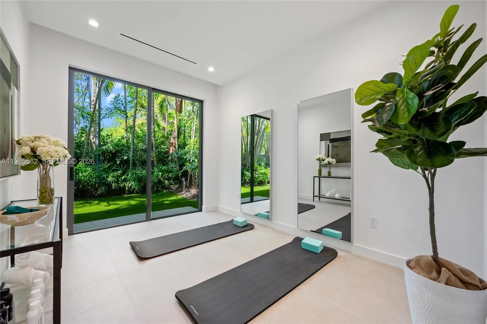 215 S Shore Dr, Miami, Florida 33133, Miami, Florida 33133, 6 Bedrooms Bedrooms, ,6 BathroomsBathrooms,Residential,For Sale,215 S Shore Dr, Miami, Florida 33133,A11965562