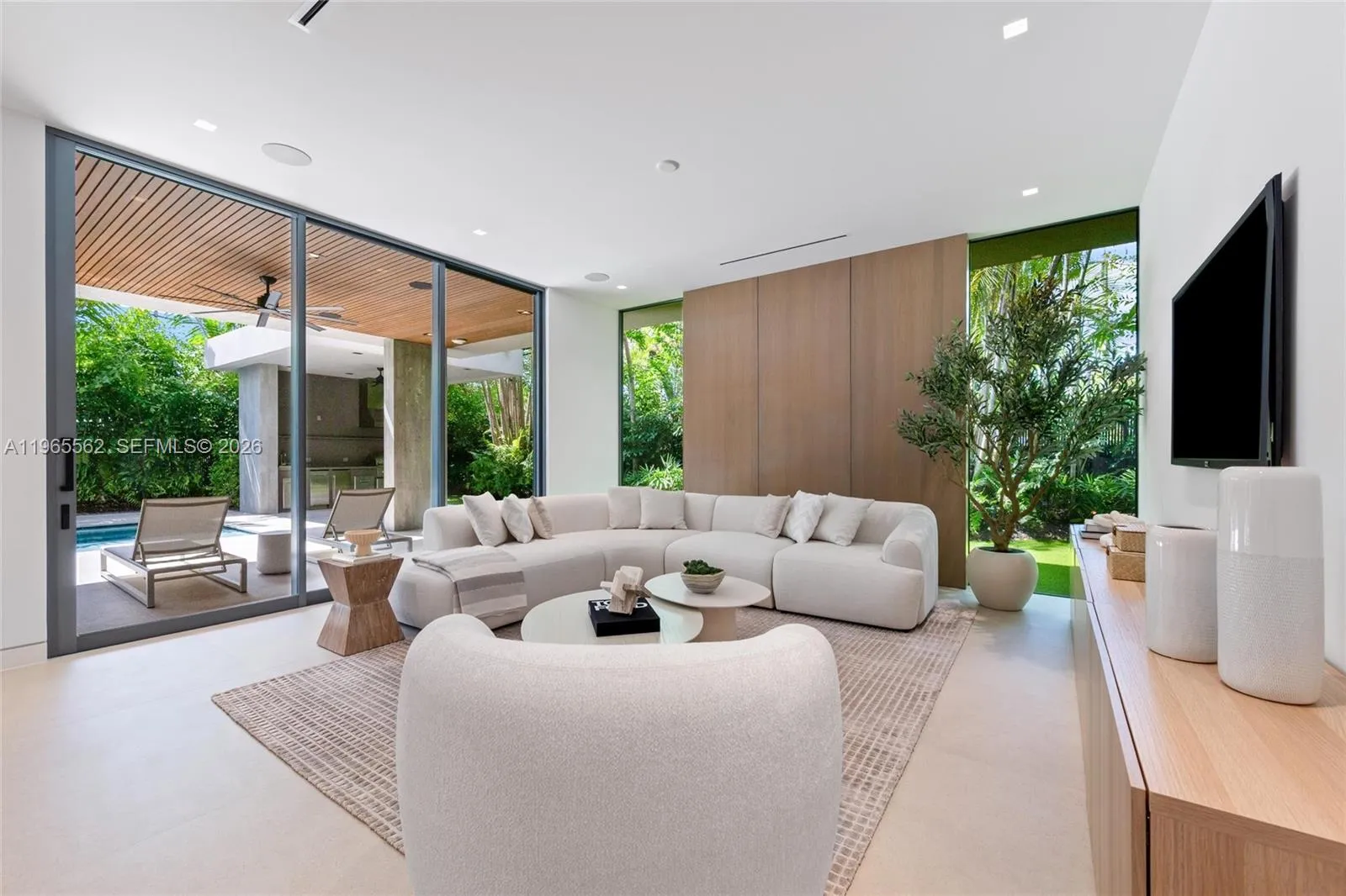 215 S Shore Dr, Miami, Florida 33133, Miami, Florida 33133, 6 Bedrooms Bedrooms, ,6 BathroomsBathrooms,Residential,For Sale,215 S Shore Dr, Miami, Florida 33133,A11965562