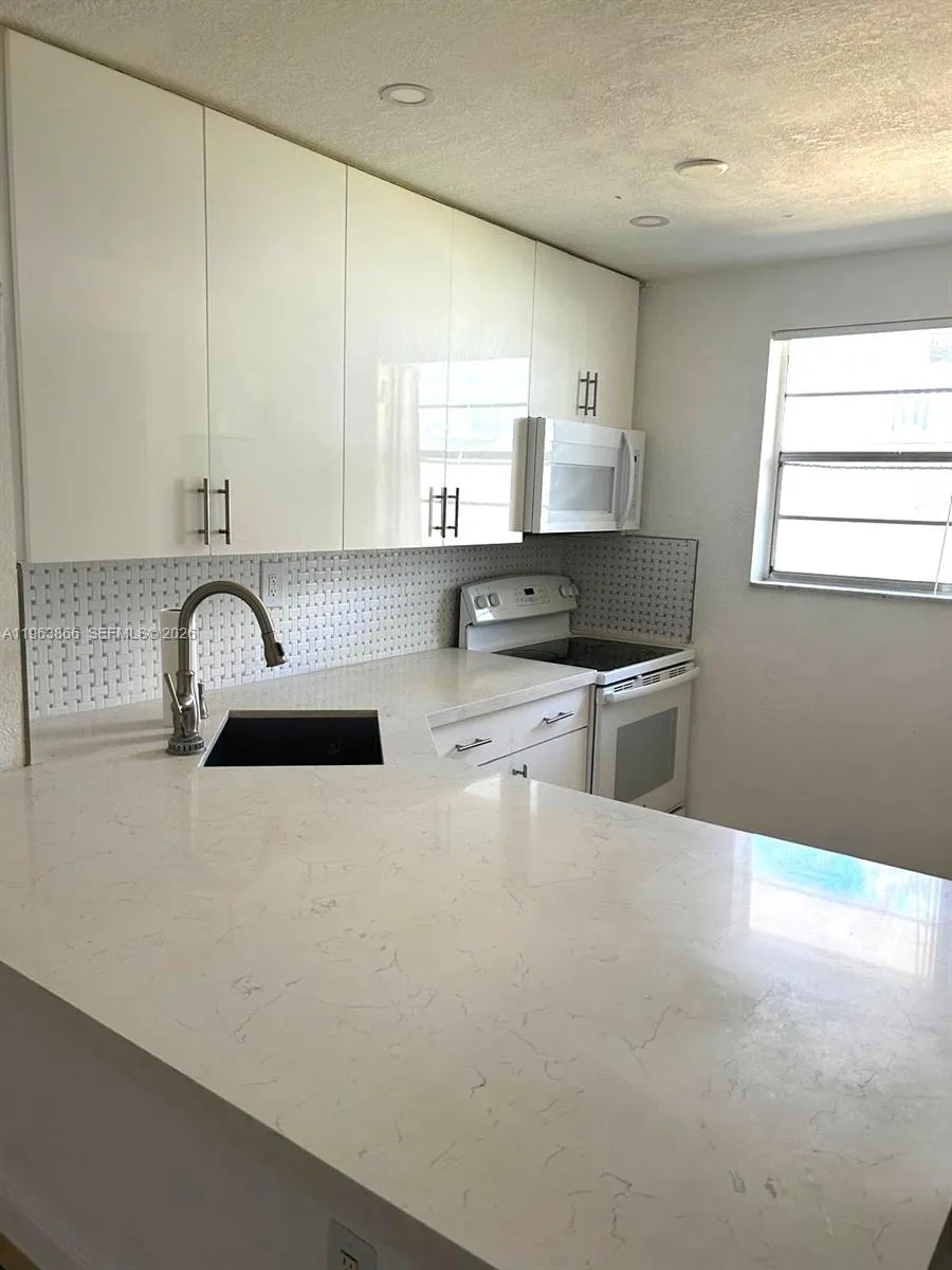 17255 Sw 95th Ave 142, Palmetto Bay, Florida 33157, Palmetto Bay, Florida 33157, 2 Bedrooms Bedrooms, ,1 BathroomBathrooms,Residential Lease,For Rent,17255 Sw 95th Ave 142, Palmetto Bay, Florida 33157,A11963866