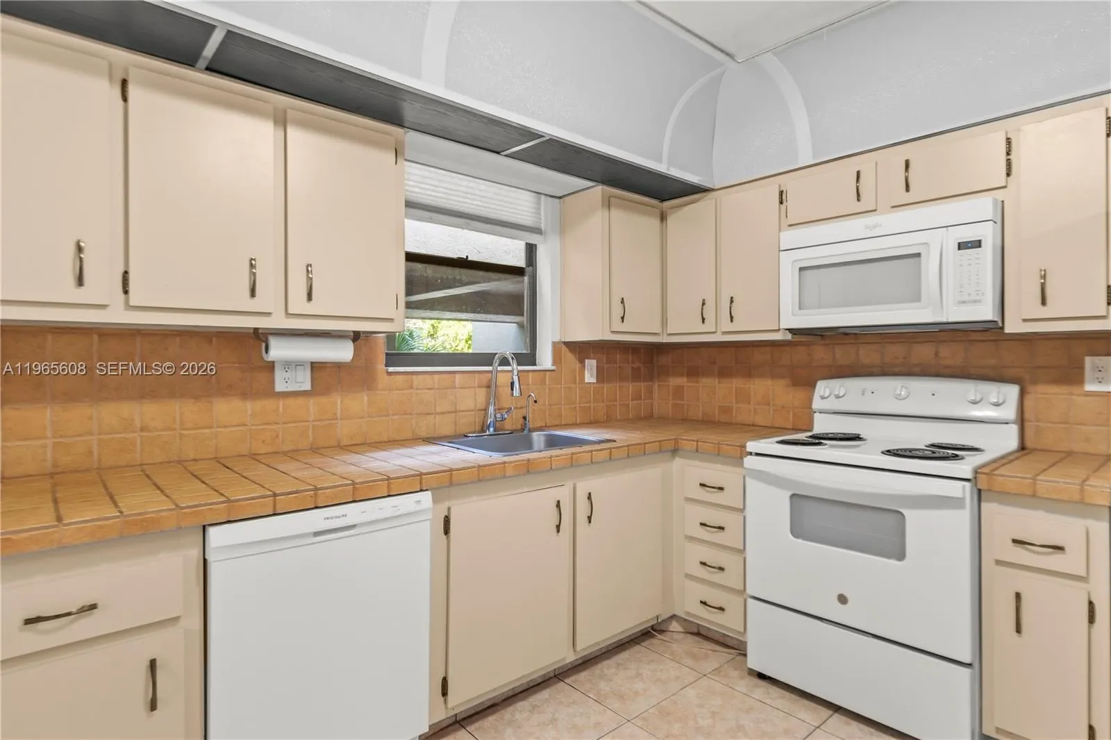 481 Ives Dairy Rd 303-4, Miami, Florida 33179, Miami, Florida 33179, 2 Bedrooms Bedrooms, ,2 BathroomsBathrooms,Residential Lease,For Rent,481 Ives Dairy Rd 303-4, Miami, Florida 33179,A11965608