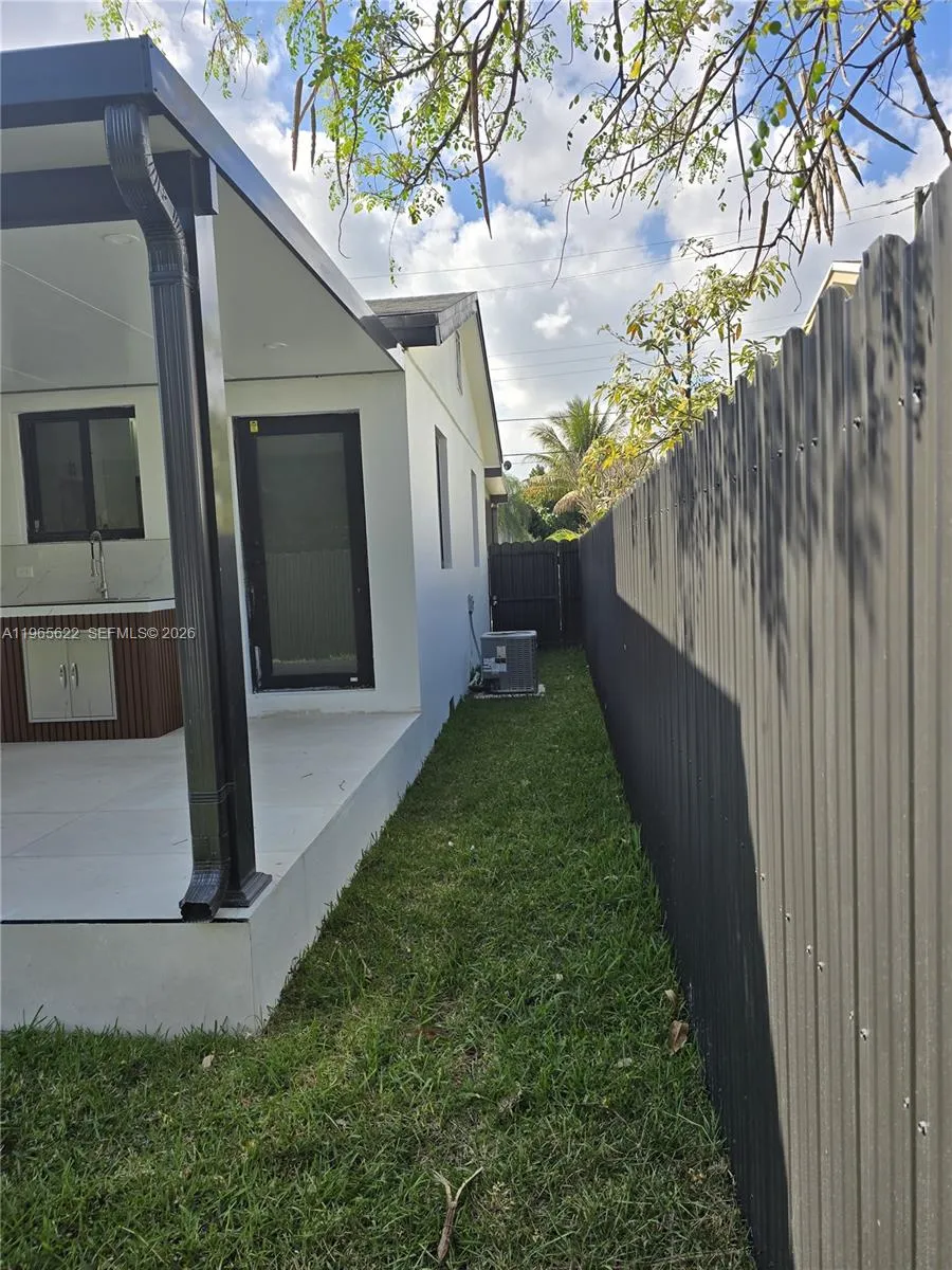 2923 Nw 16th Ave, Miami, Florida 33142, Miami, Florida 33142, 3 Bedrooms Bedrooms, ,2 BathroomsBathrooms,Residential Lease,For Rent,2923 Nw 16th Ave, Miami, Florida 33142,A11965622