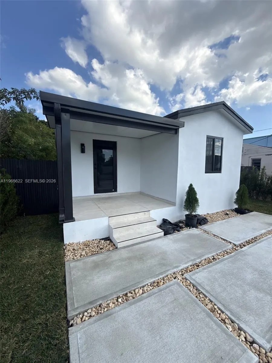 2923 Nw 16th Ave, Miami, Florida 33142, Miami, Florida 33142, 3 Bedrooms Bedrooms, ,2 BathroomsBathrooms,Residential Lease,For Rent,2923 Nw 16th Ave, Miami, Florida 33142,A11965622