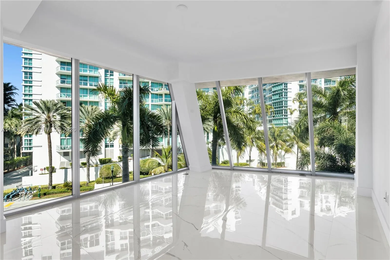 1st floor / Suite