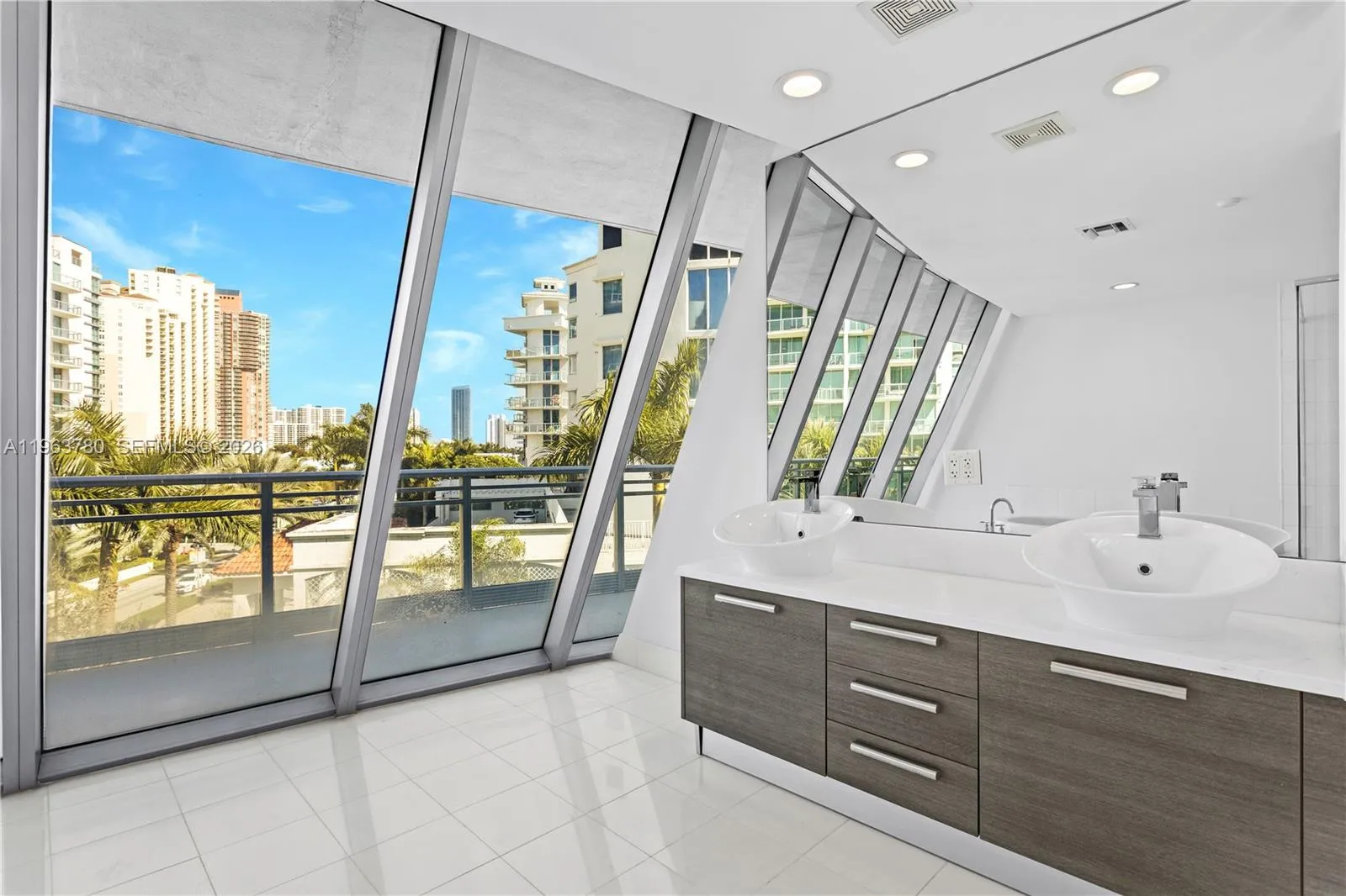 2950 Ne 188th St 349, Aventura, Florida 33180, Aventura, Florida 33180, 4 Bedrooms Bedrooms, ,5 BathroomsBathrooms,Residential,For Sale,2950 Ne 188th St 349, Aventura, Florida 33180,A11963780