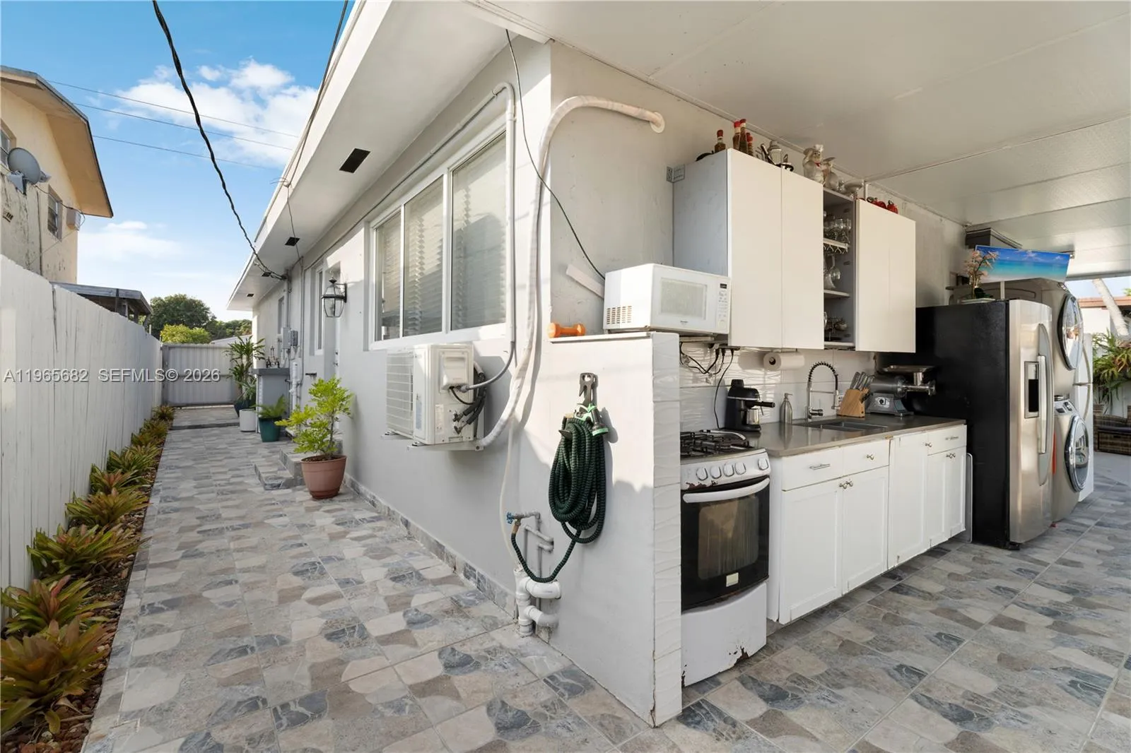 351 E 13th St, Hialeah, Florida 33010, Hialeah, Florida 33010, 4 Bedrooms Bedrooms, ,3 BathroomsBathrooms,Residential,For Sale,351 E 13th St, Hialeah, Florida 33010,A11965682