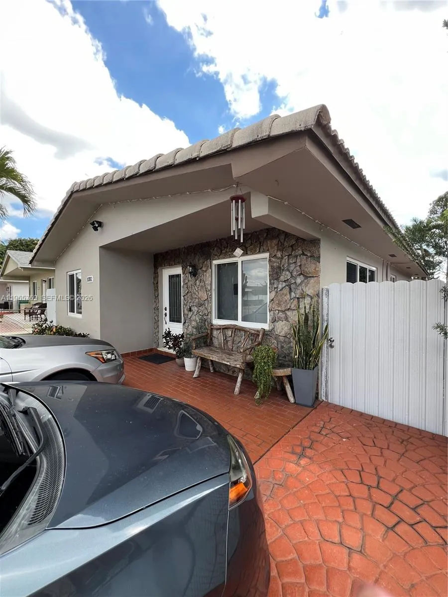 10382 Sw 25th St, Miami, Florida 33165, Miami, Florida 33165, 3 Bedrooms Bedrooms, ,2 BathroomsBathrooms,Residential,For Sale,10382 Sw 25th St, Miami, Florida 33165,A11965769
