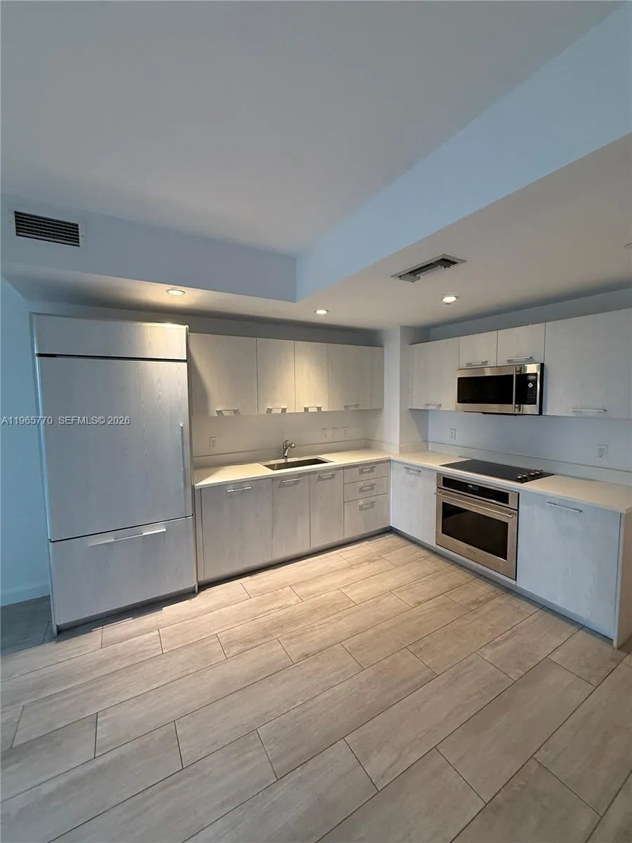 45 Sw 9th St 1004, Miami, Florida 33130, Miami, Florida 33130, 1 Bedroom Bedrooms, ,1 BathroomBathrooms,Residential Lease,For Rent,45 Sw 9th St 1004, Miami, Florida 33130,A11965770