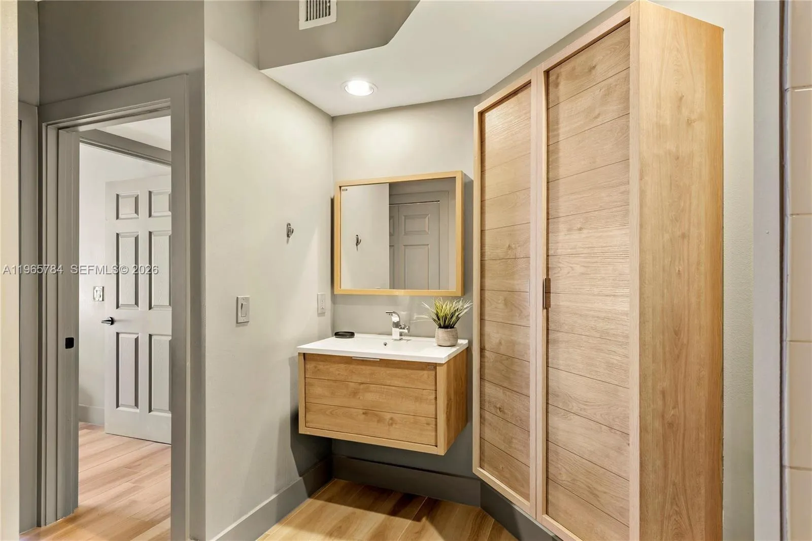 3145 Ne 184th St 5305, Aventura, Florida 33160, Aventura, Florida 33160, 2 Bedrooms Bedrooms, ,2 BathroomsBathrooms,Residential Lease,For Rent,3145 Ne 184th St 5305, Aventura, Florida 33160,A11965784