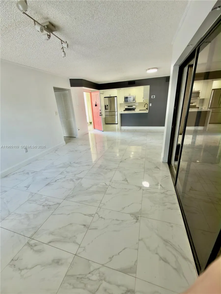 1086 N Hiatus Rd 1086, Pembroke Pines, Florida 330, Pembroke Pines, Florida 33026, 2 Bedrooms Bedrooms, ,2 BathroomsBathrooms,Residential Lease,For Rent,1086 N Hiatus Rd 1086, Pembroke Pines, Florida 330,A11965109